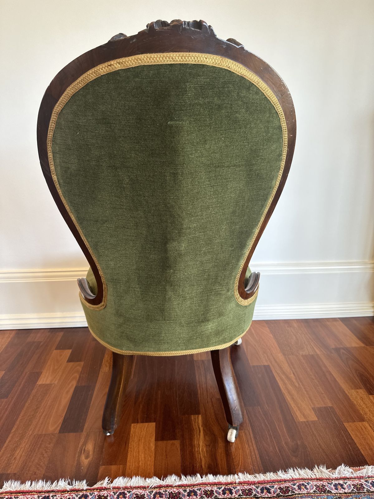 Victorian Suite    Grandfather Arm Chair, Grandmother Chair And Six Dining Chairs photo 980.0
