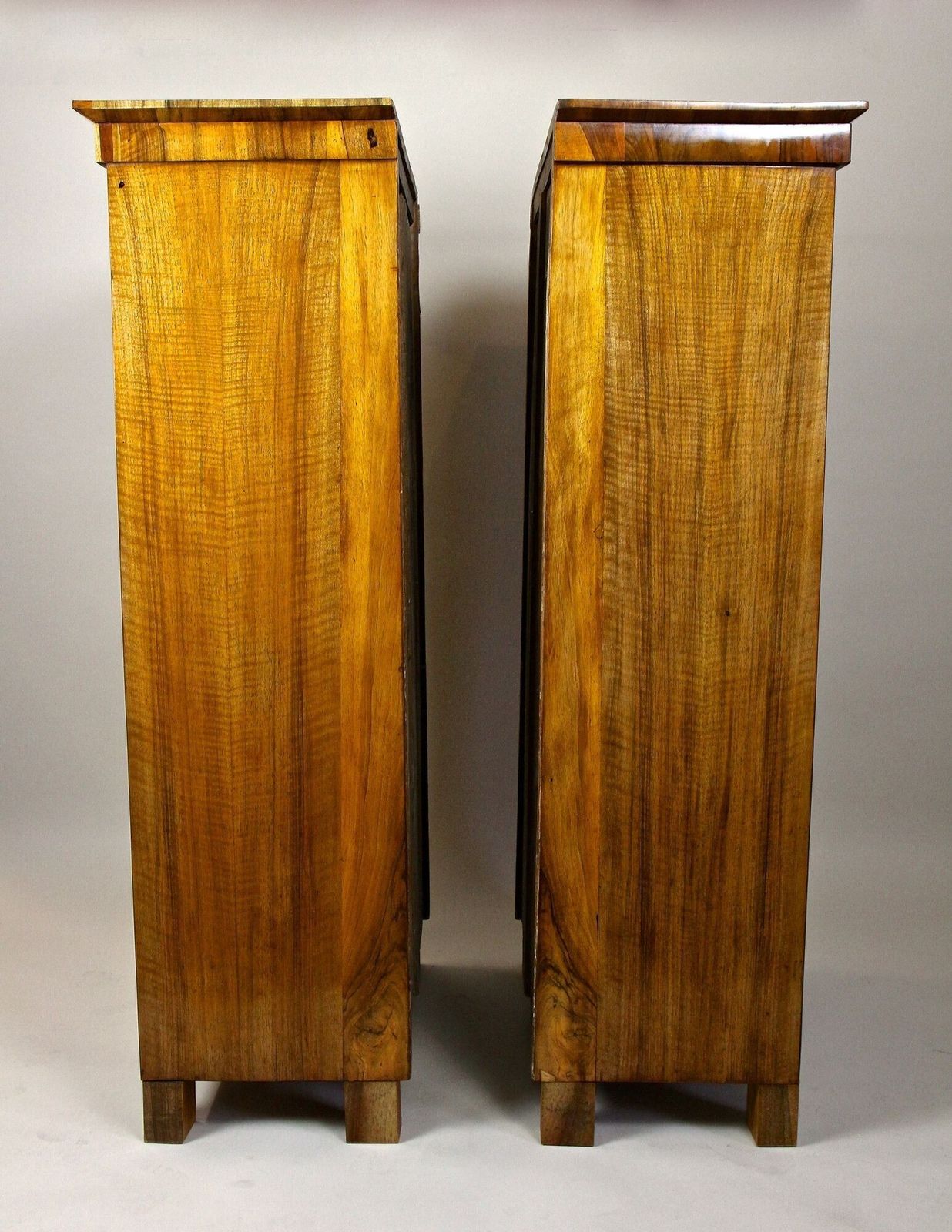 photo vintage 19th Century Biedermeier Nutwood Cabinets, Austria Circa 1830