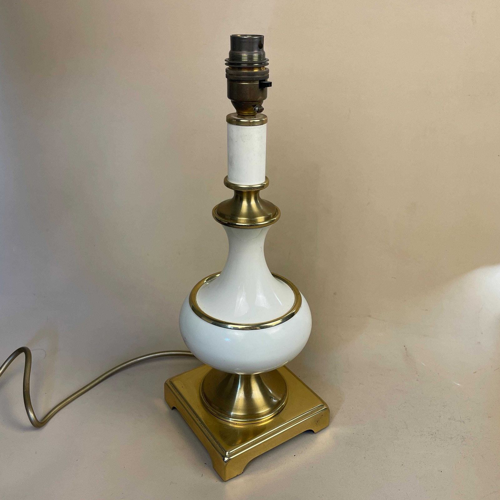 Antique Ceramic Gold Brass Metal Lamp Light Bedside Table Desk Porcelain Vase Cream Classic Cottage Vintage Medium Square Base