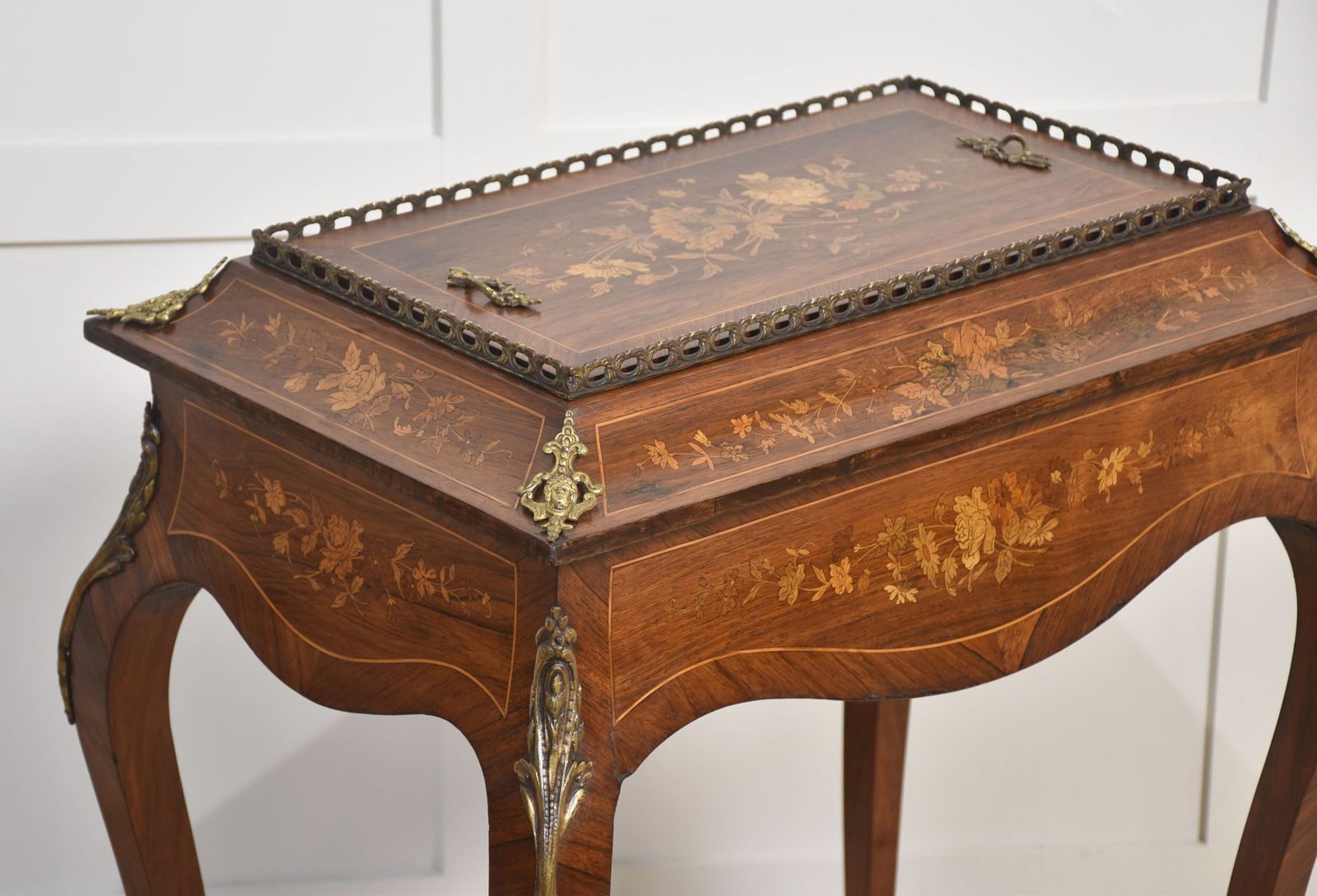 photo for sale 19th Century Mahogany Inlaid Jardinere Planter
