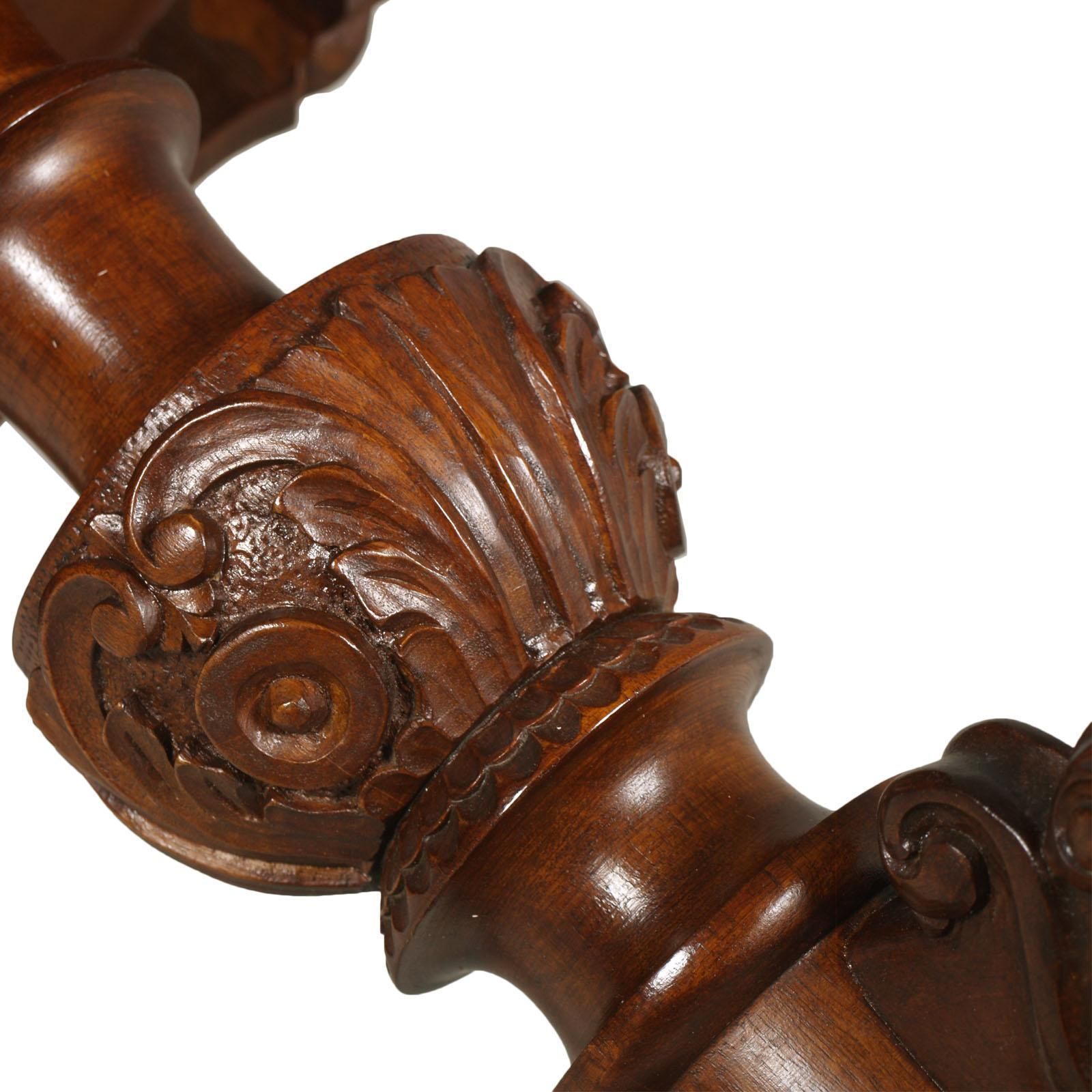 Italian 1940s Baroque Round Coffee Table Burl Walnut, Carved Walnut Wax Polished photo vinterior