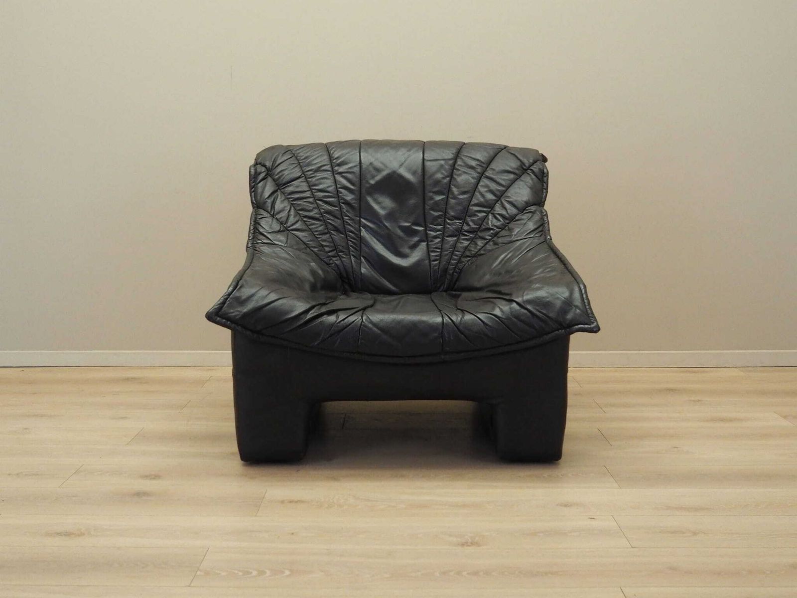 Leather Armchair, Italian Design, 1960s, Production: Italy photo Furniture