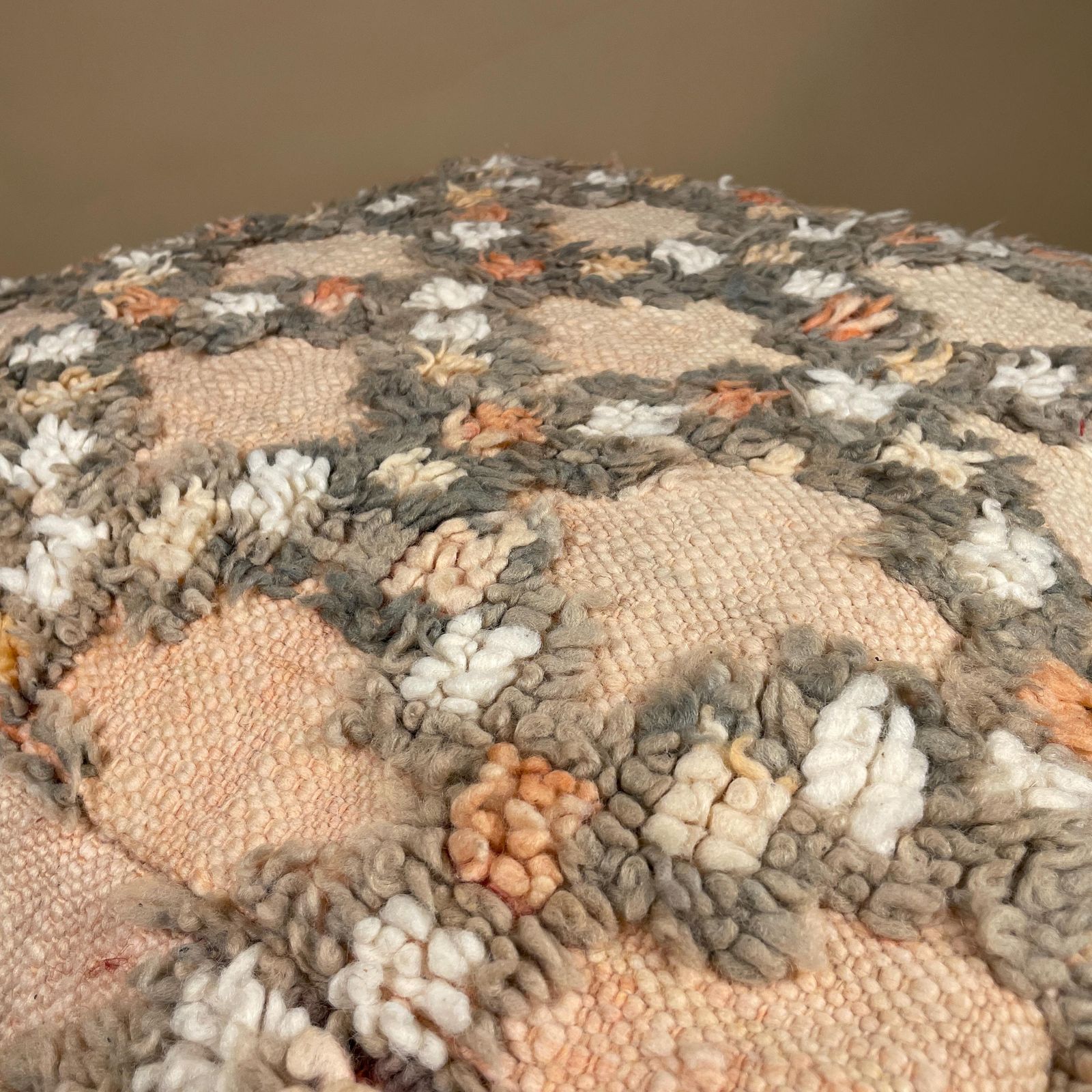 Vintage Moroccan Pouf Footstool Kilim Carpet Handwoven Old Wool 60x60x20cm Traditional Lounge Pouffe Cube Square Floor Cushion Pink Grey photo for sale