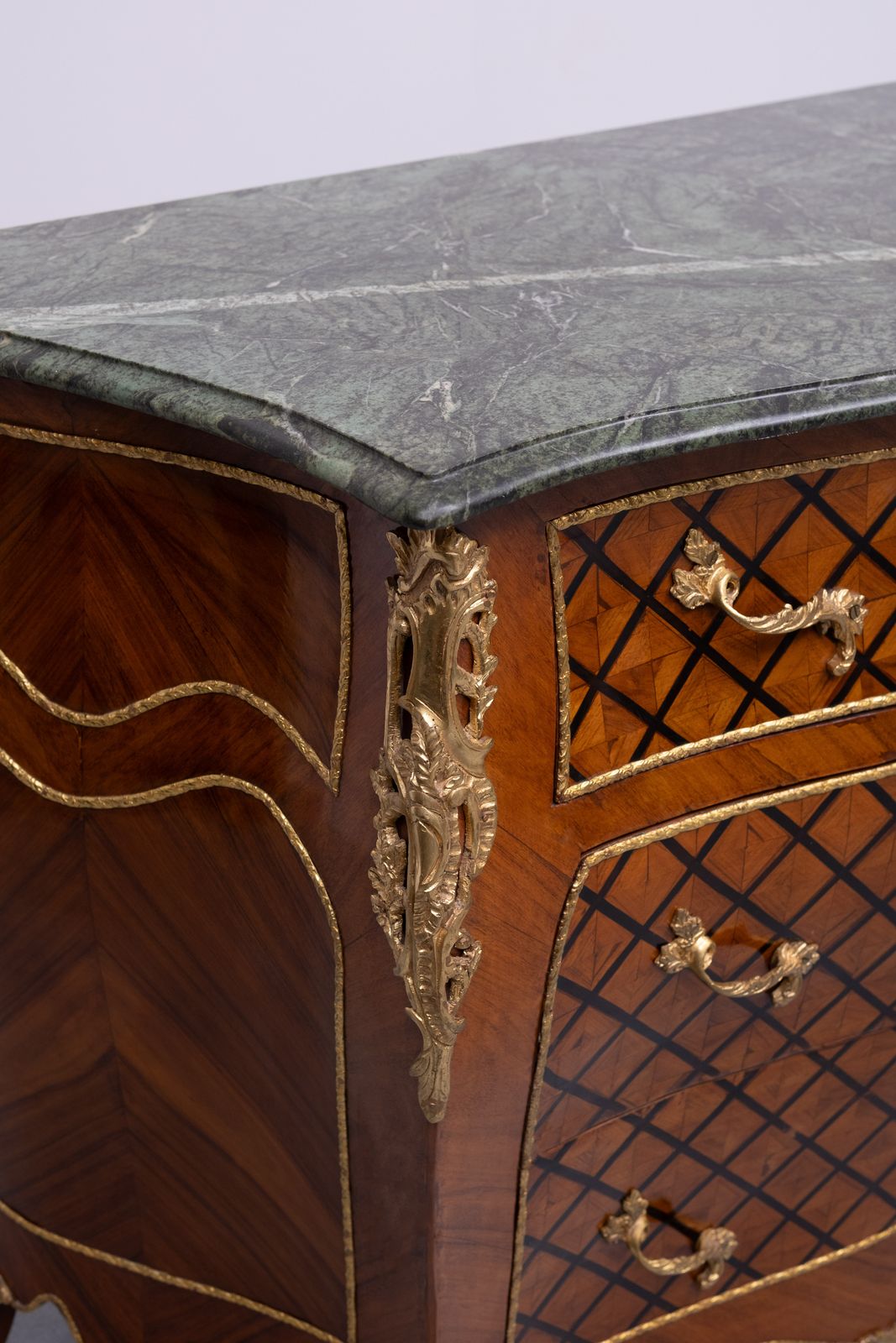 Stunning Dutch Louis XV Checkerboard Inlay Chest Of Drawers photo vinterior