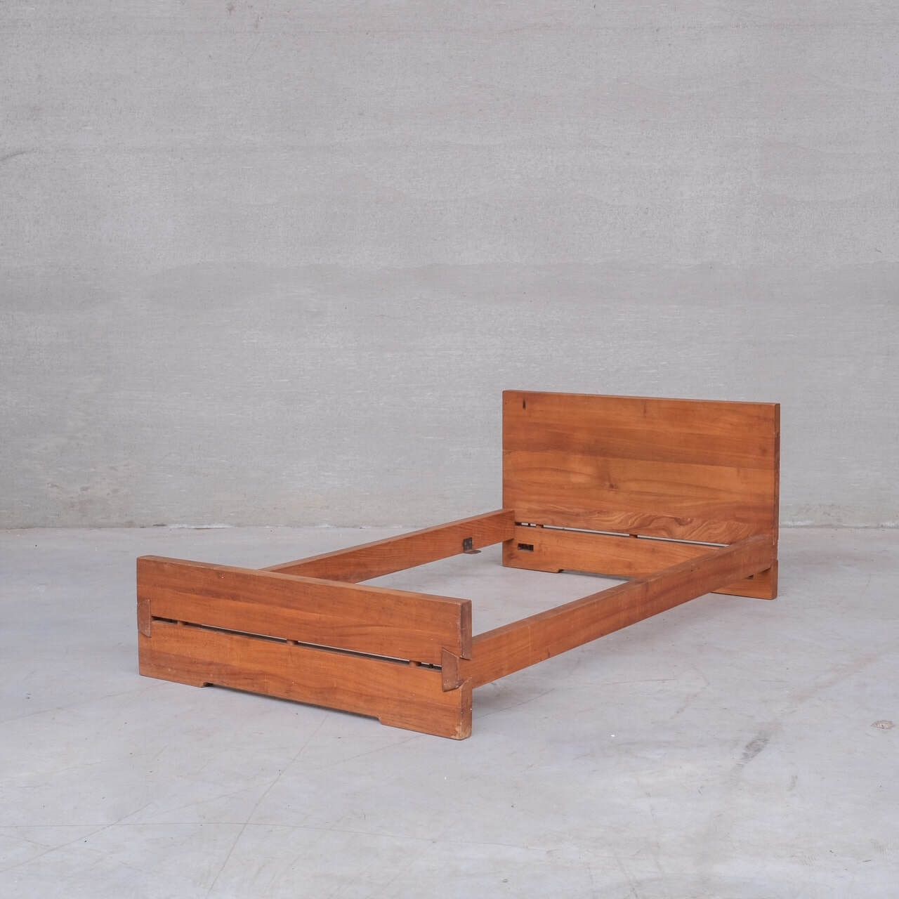 Pierre Chapo Mid Century L02a Elm Single Day Bed (1 Available) photo furniture