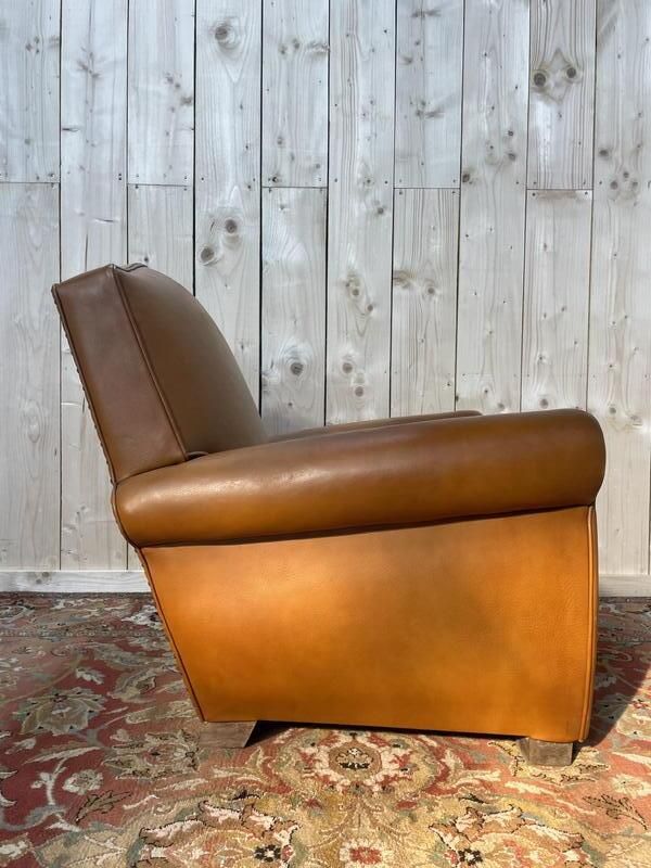 Fauteuil Club En Cuir Havane photo for sale