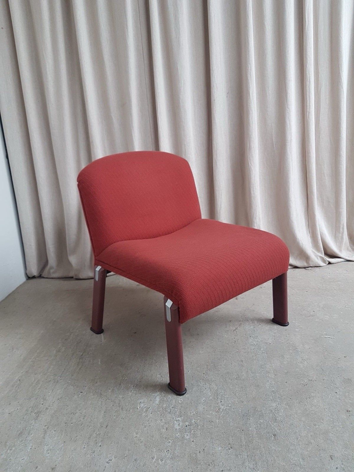 photo furniture Vtg Late Mid Century Modernist Studio Lounge Chair Scandi Retro Post Modern R801