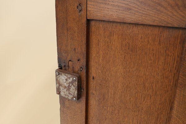 photo vinterior Belgian Hand Carved Single Door Cabinet In Oak, 16th Century