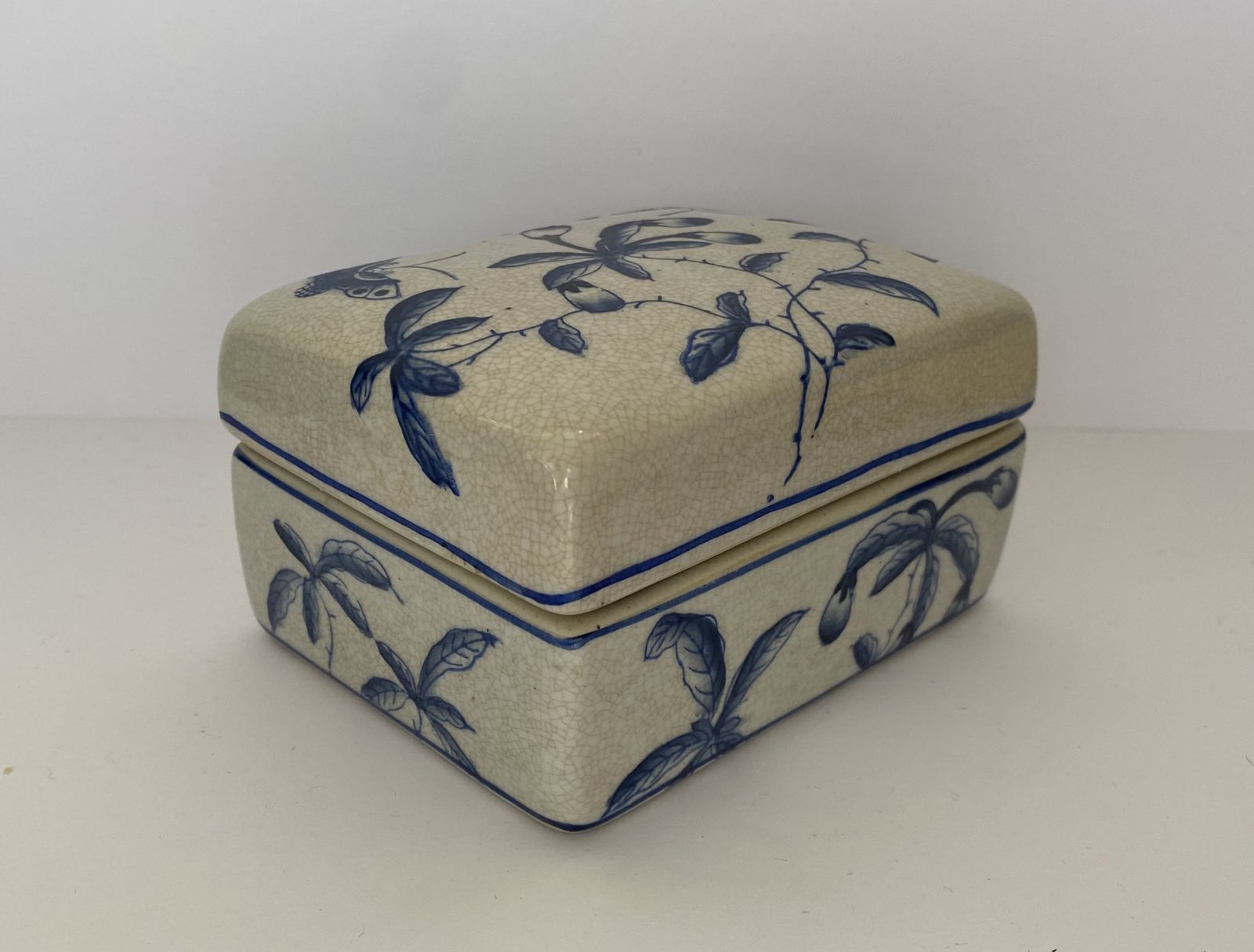 Parisienne, French Art Pottery, Lidded Trinket Box By Pmco, Paris photo 50.0