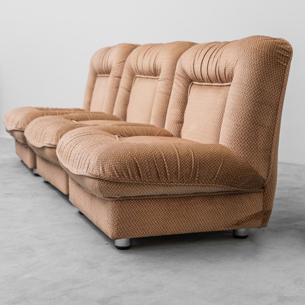 photo furniture Set Of 3 Modular Armchairs In Beige Fabric 70s Vintage Modern Antiques