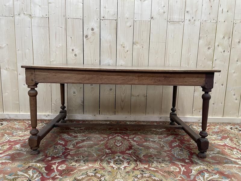 Bureau De Style Louis XIII En Noyer