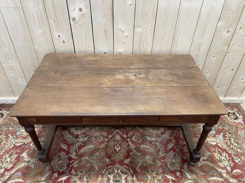 Bureau De Style Louis XIII En Noyer photo Furniture