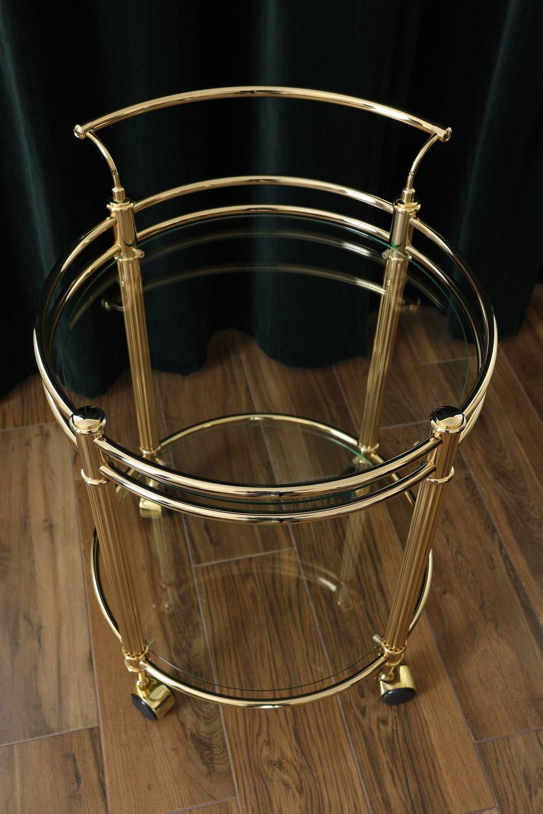 Luxury Vintage Gold Round Bar Cart With Glass Shelves For Home Entertainment Stylish Serving Trolley With Wheels For Drinks Cocktail Parties photo furniture