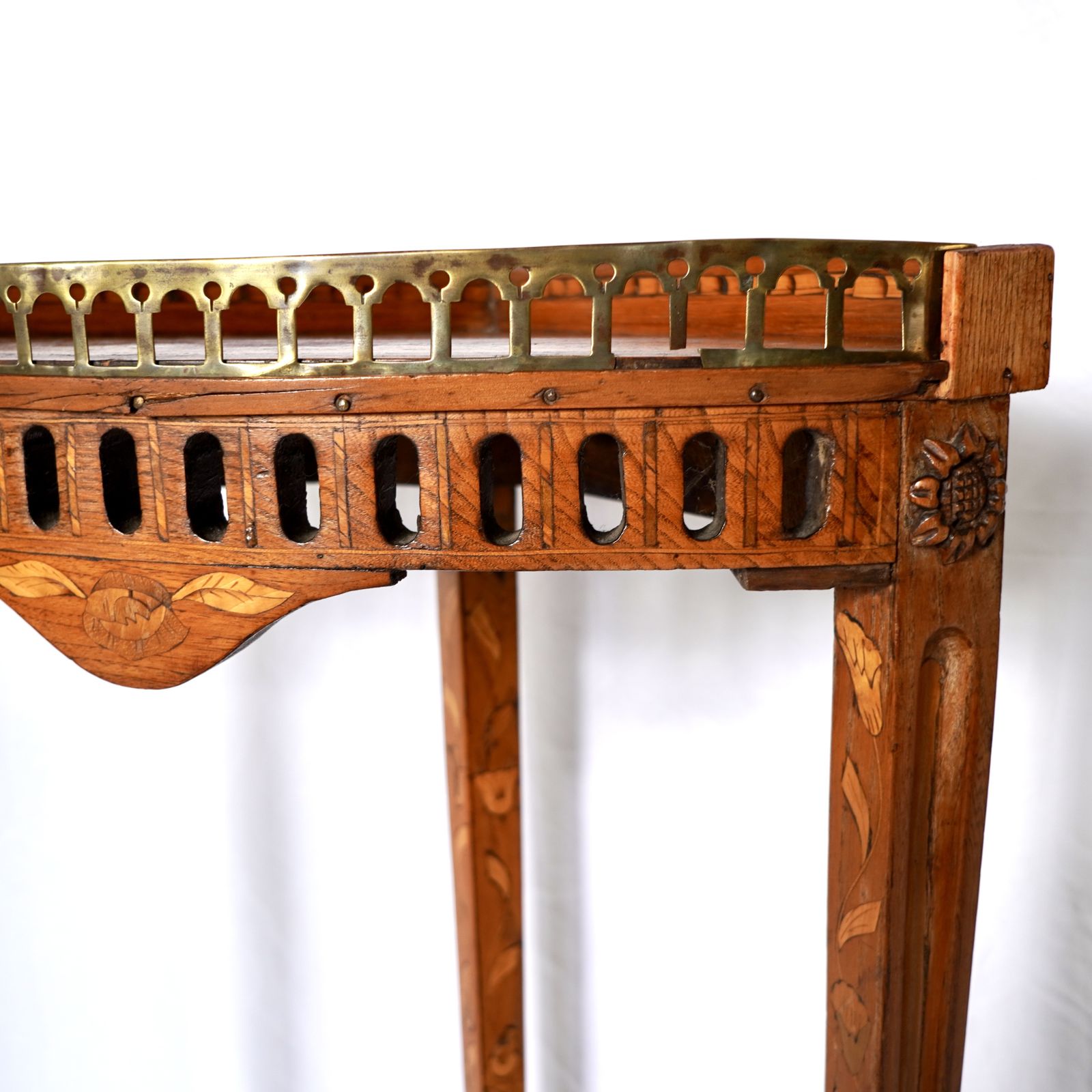 Pair Of 18th Century Dutch Elm Marquetry Corner Tables photo vinterior