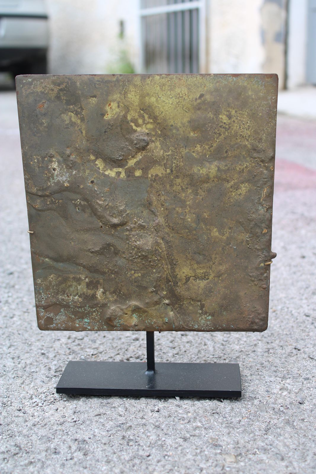 Harry Bertoria 1960 Square Sculpture In Gilded Bronze And Black Base photo for sale
