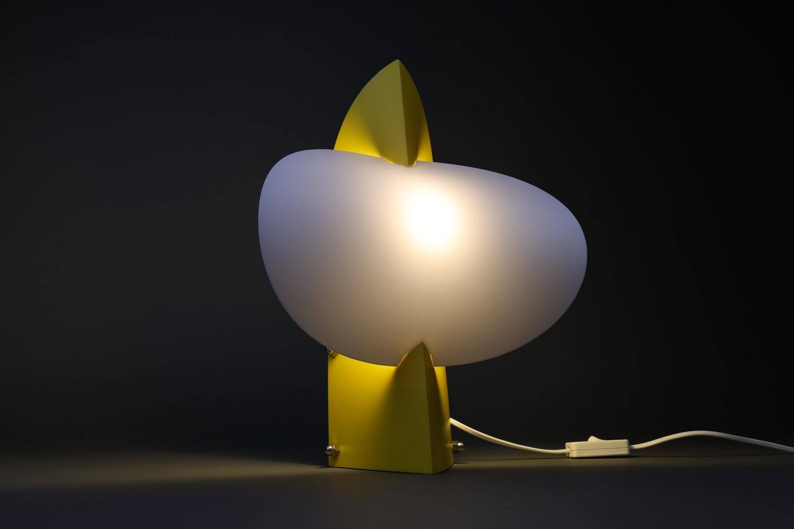 Vintage Slamp Table Lamp By Samuel Parker | Mid Century Modern Italian Lighting | Sails Collection Wall/Table Lamp | Retro 1990s Yellow Lamp photo buy
