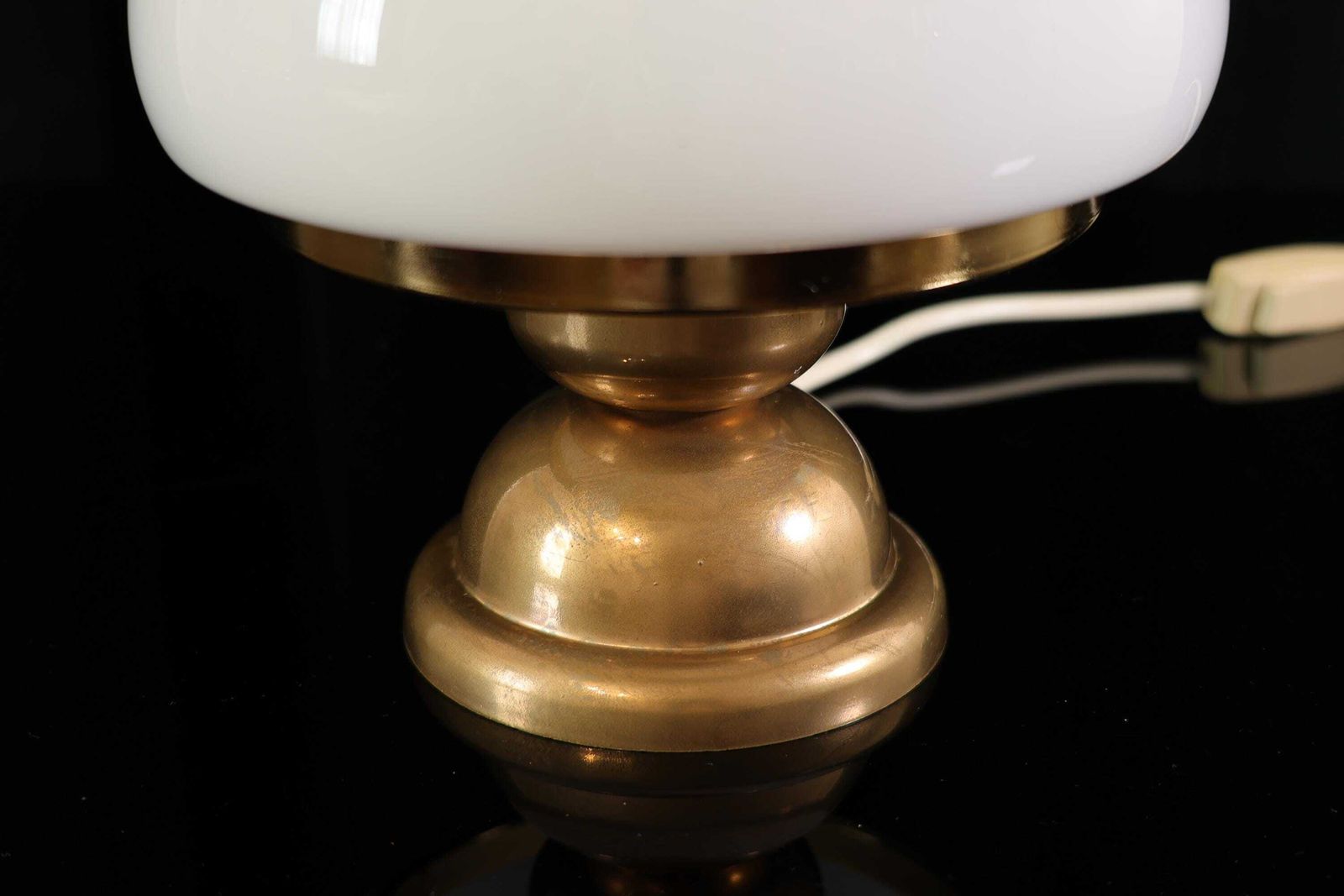 Vintage Plastic Base Table Lamp Retro Desk Light With White Glass Shade For Home Office Decor Unique Antique Accent Lighting photo furniture