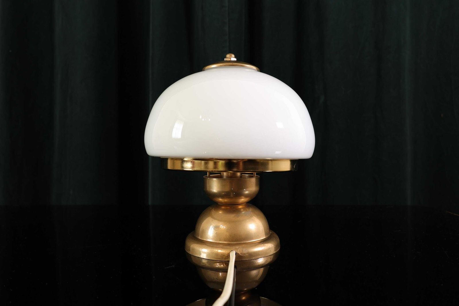 Vintage Plastic Base Table Lamp Retro Desk Light With White Glass Shade For Home Office Decor Unique Antique Accent Lighting photo vintage