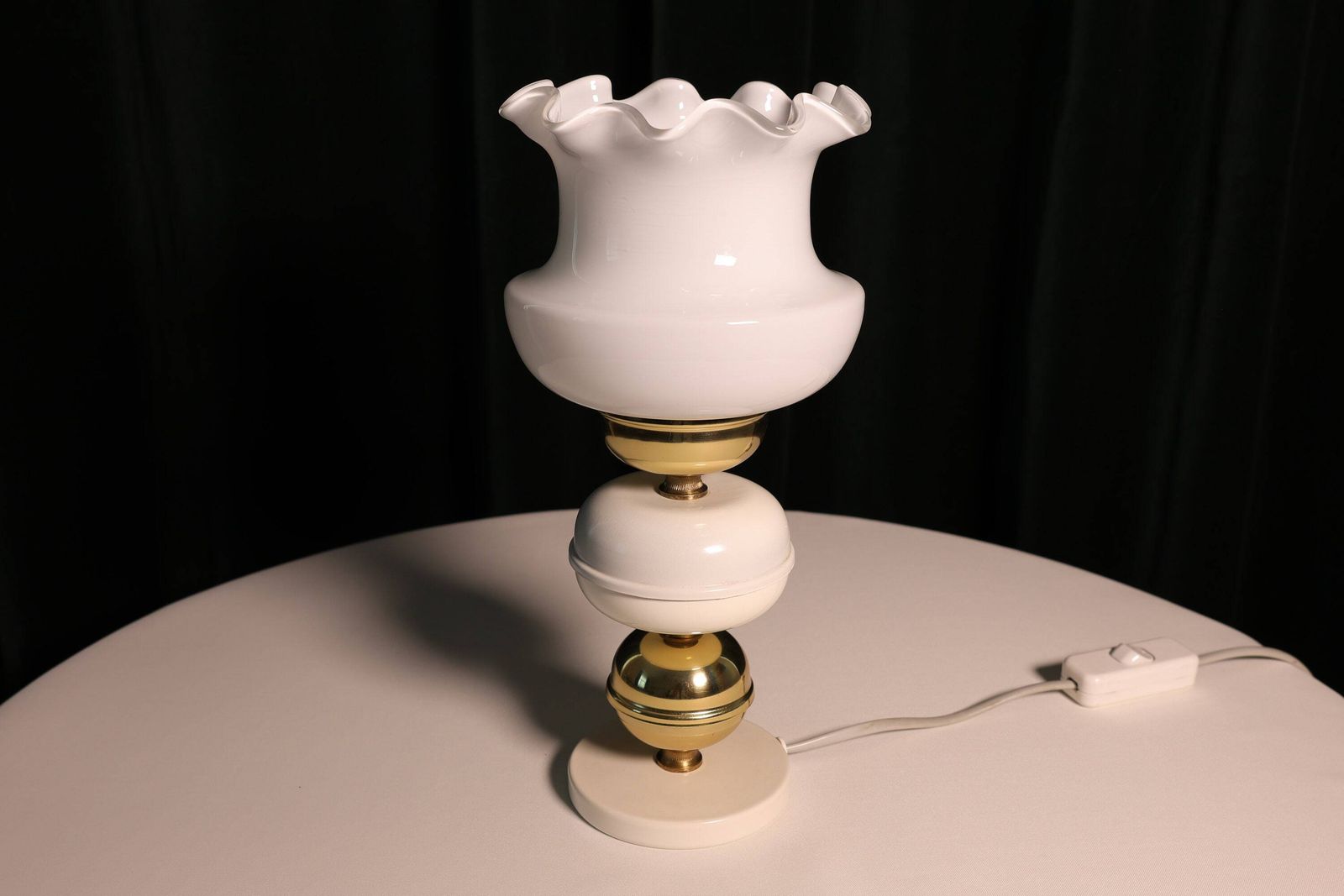 Vintage Table Lamp Elegant White And Gold Lighting Fixture Retro Home Decor Bedroom Living Room Accent Lamp Antique Style Light photo for sale