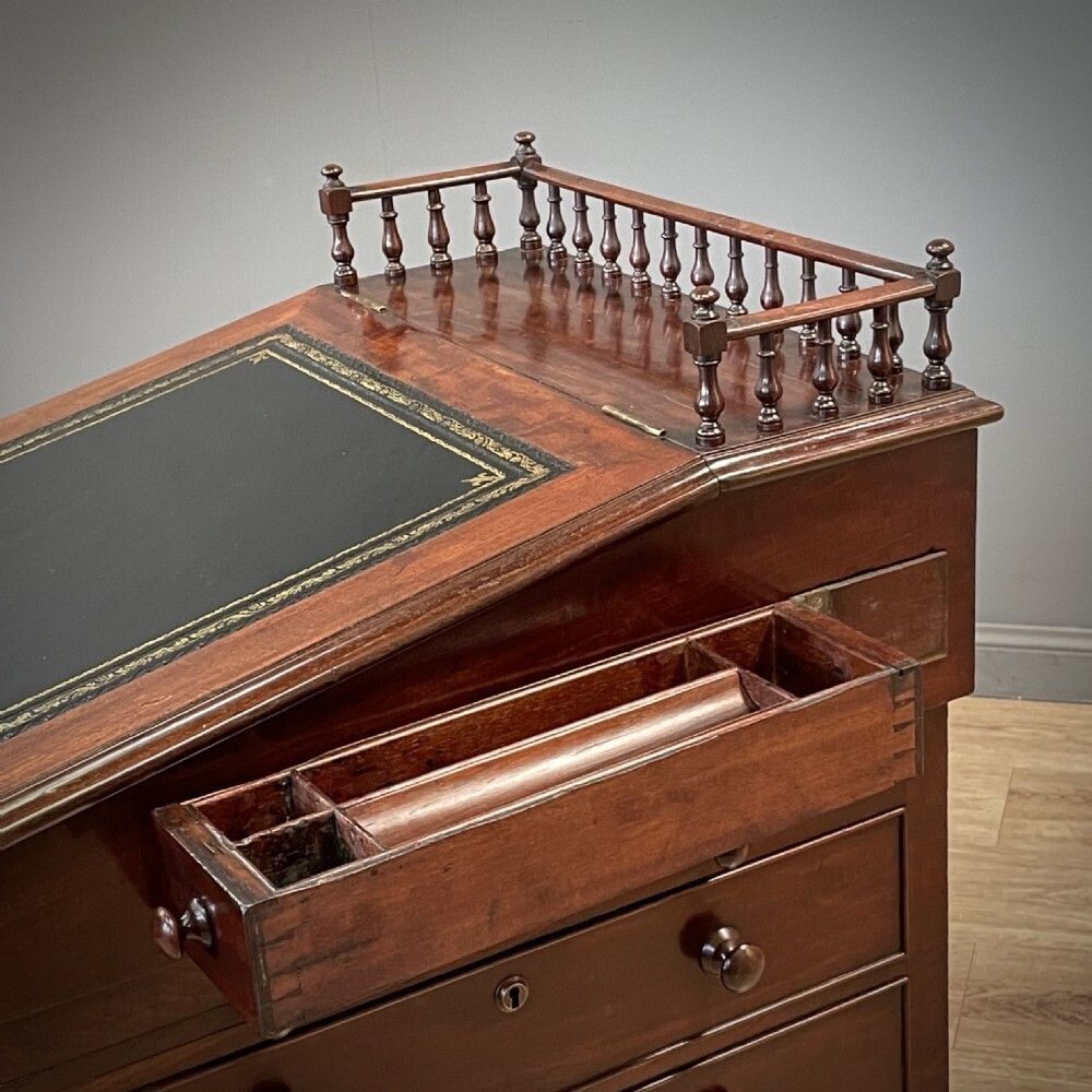 photo vintage Antique William IV Mahogany Davenport Desk