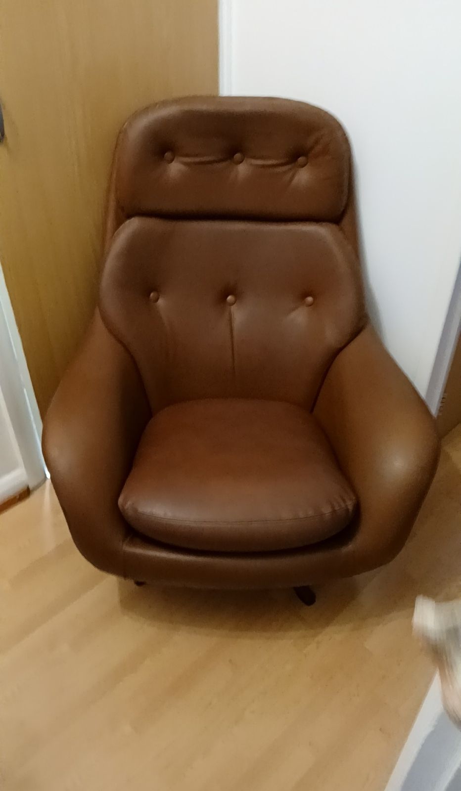 Swedfurn Vintage Leather Tub Chair X2