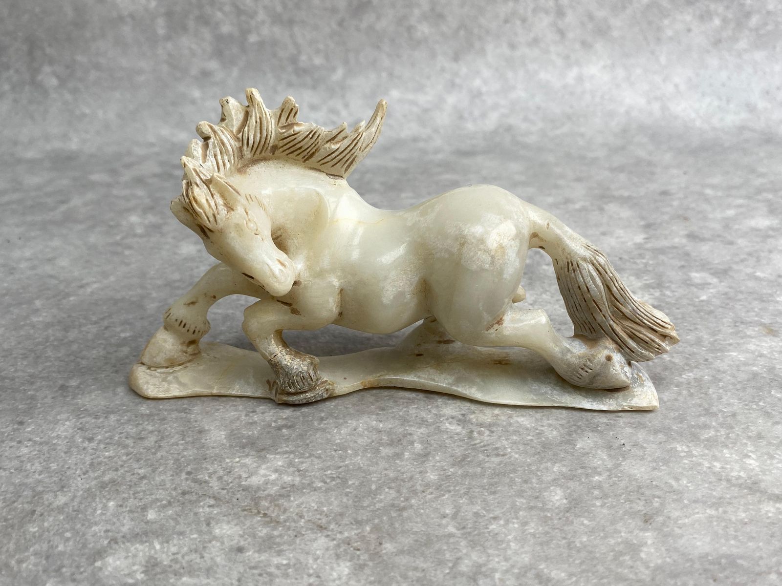 photo vintage Set Of 8 Old China Jade Horses