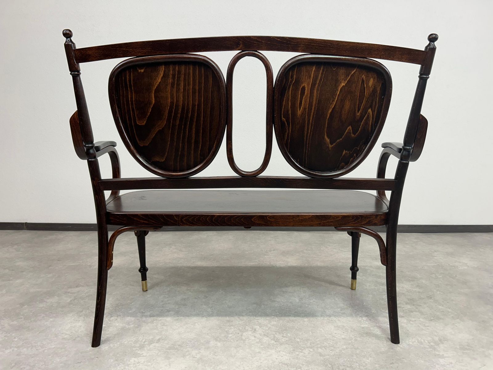Furniture Secession Bentwood Bench By Thonet Mundus photo