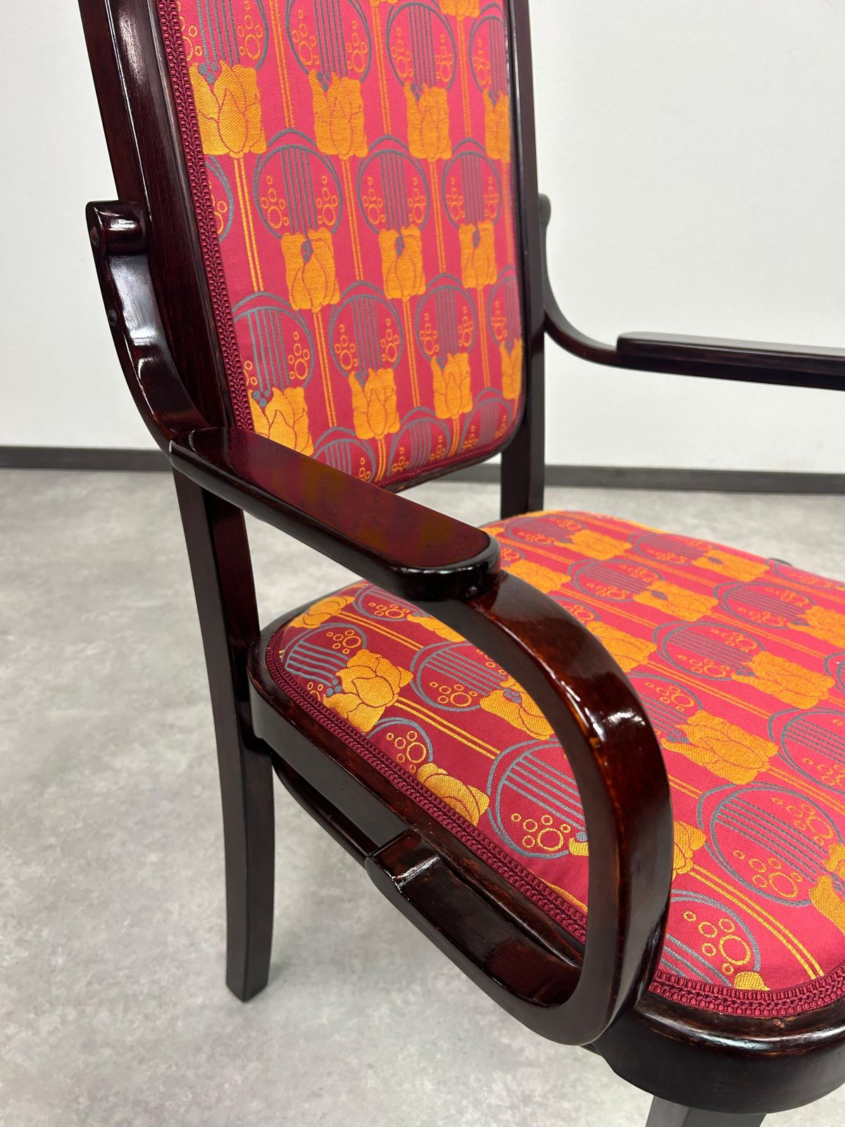photo furniture Art Nouveau Desk Chair By Gustav Siegel For Thonet