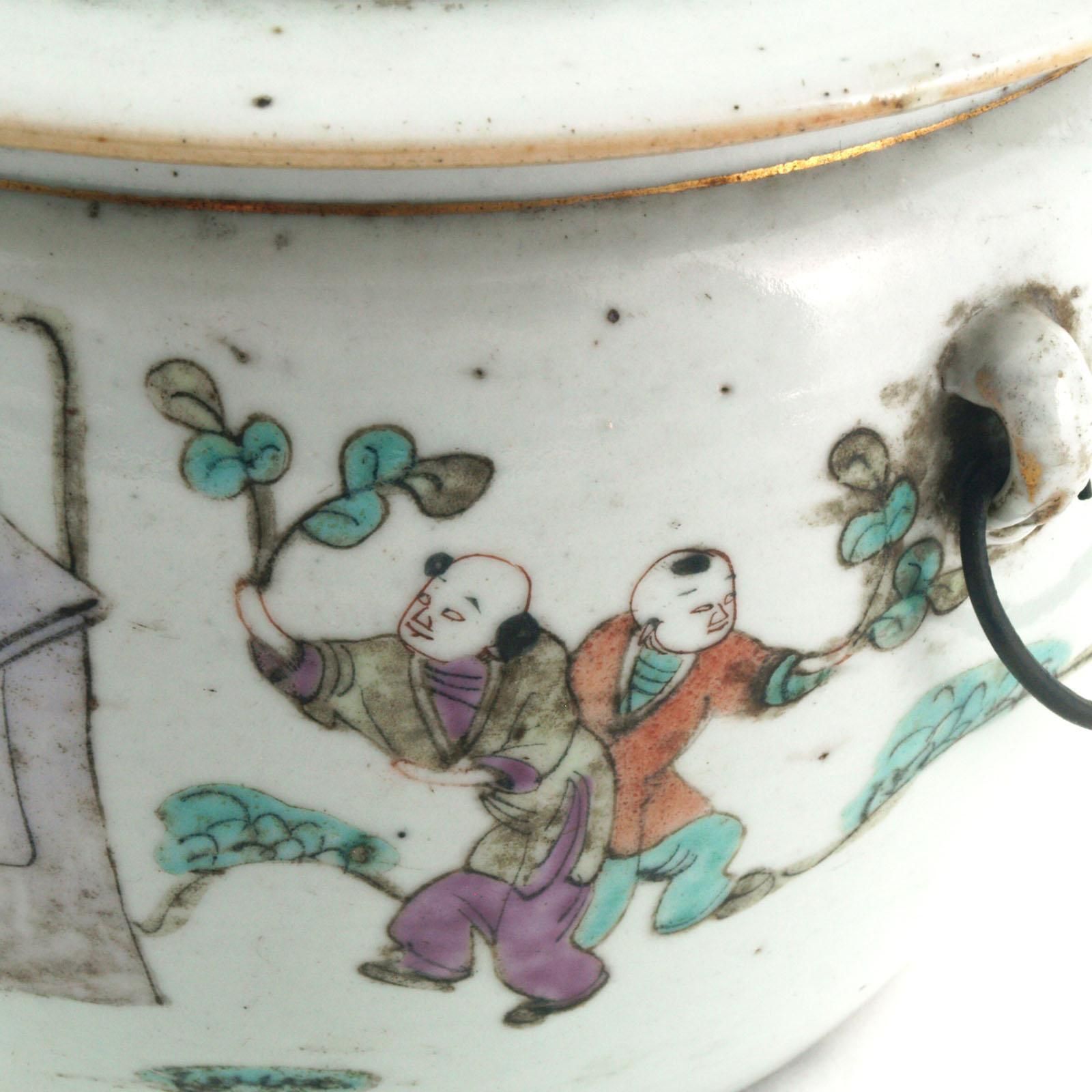 Early 20th Century Chinese Porcelain Bucket Vase, Famille Verte photo vintage