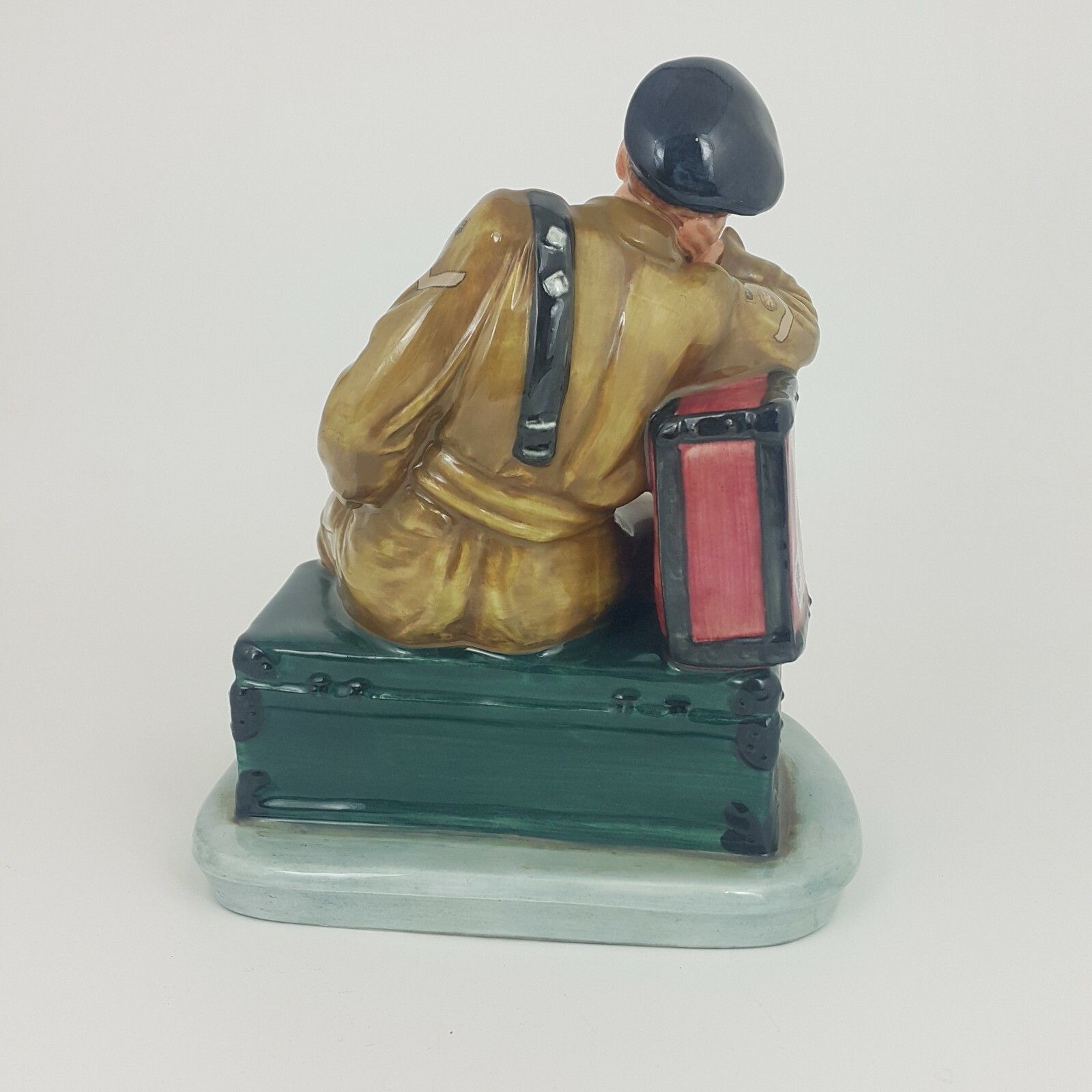 Royal Doulton Figurine Hn4820 Prestige Nostalgia 730 Days  Rd 5764 photo vinterior