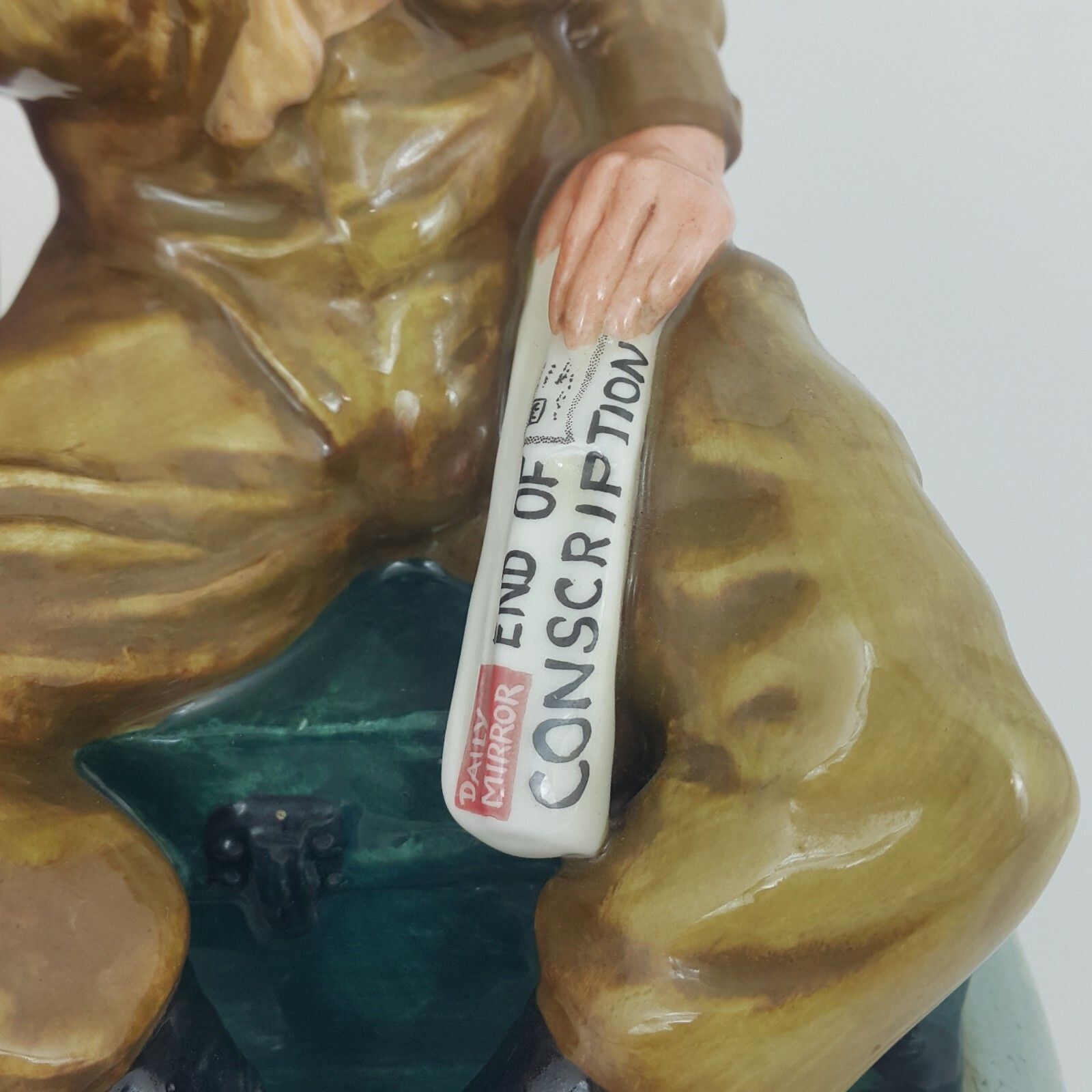 Royal Doulton Figurine Hn4820 Prestige Nostalgia 730 Days  Rd 5764 photo vintage