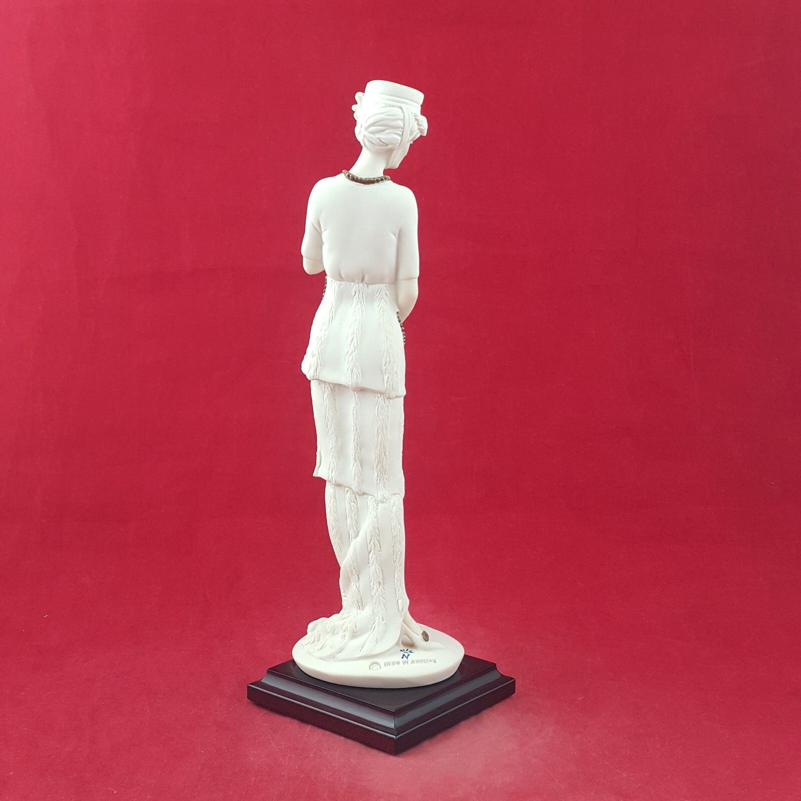 Giuseppe Armani Figuirne Lady With Chain Statue Florence 8716 O/A photo 160.0