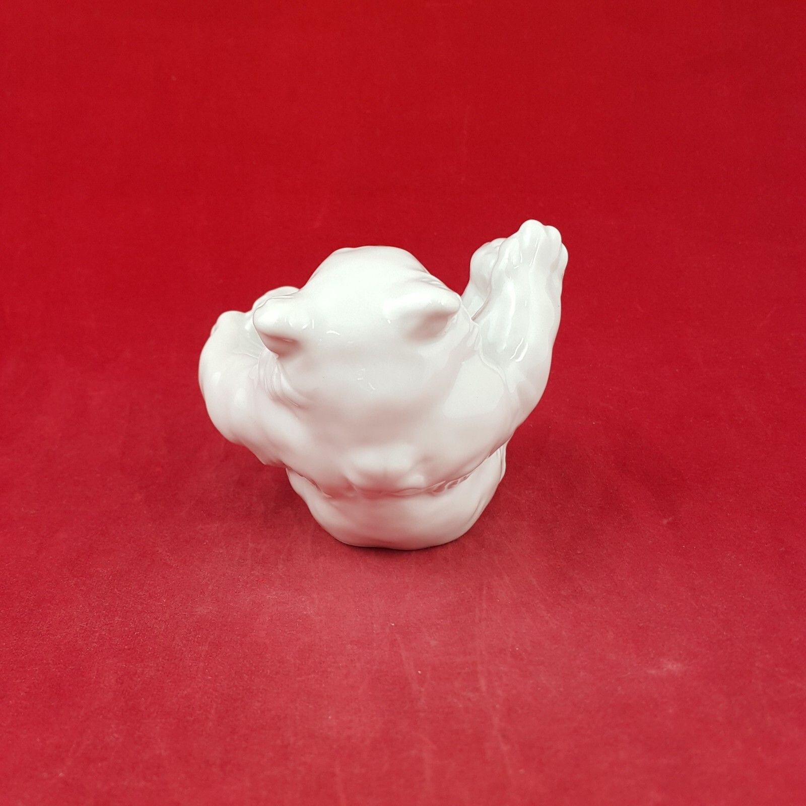Royal Copenhagen 247 White Polar Bear Cub Figurine 7562 Rch photo vinterior
