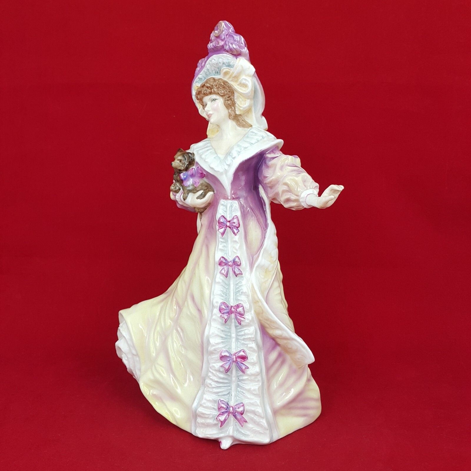 Hn3626 Lily Royal Doulton Figurine  Rd 5589 photo furniture