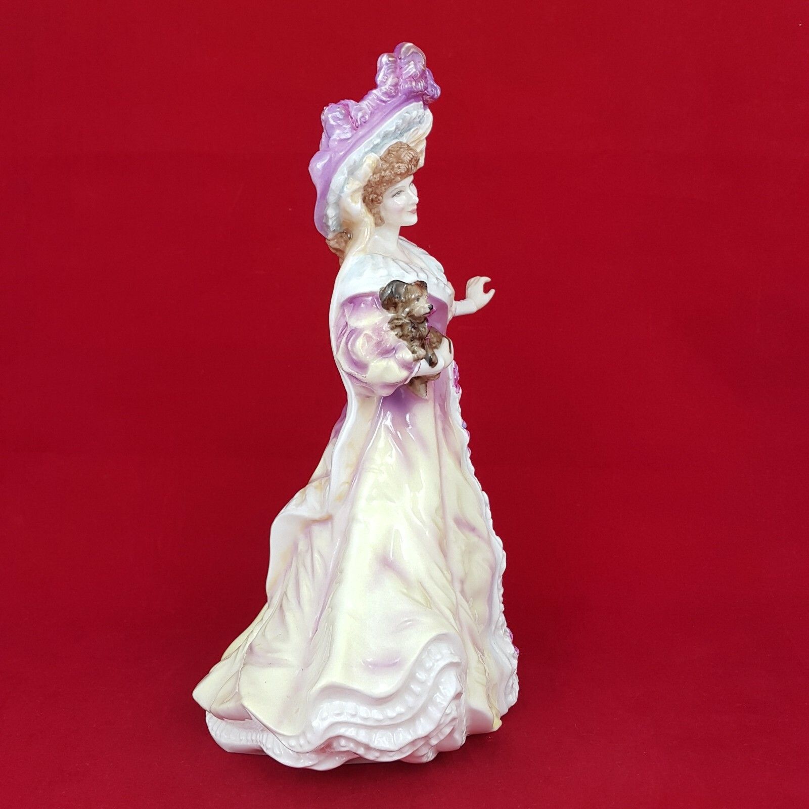Hn3626 Lily Royal Doulton Figurine  Rd 5589 photo 164.0
