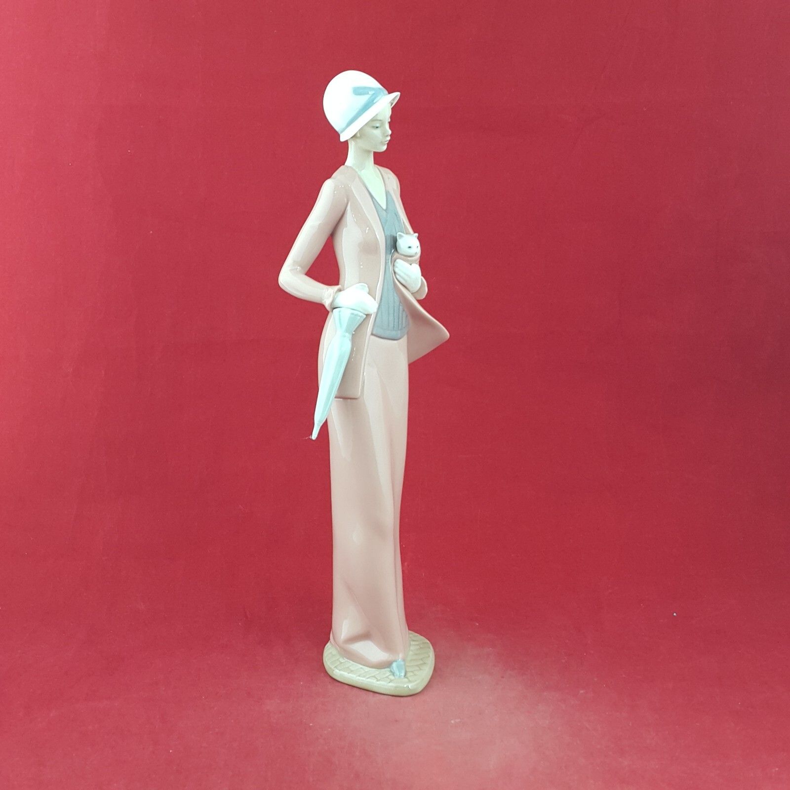 Lladro Nao Figurine 1232 Autumn Stroll Women With Cat Boxed L/N photo Home Decor
