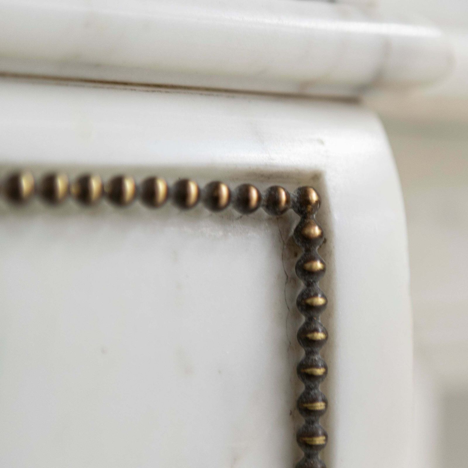 photo vinterior Antique Regency Fireplace Surround With Brass Details