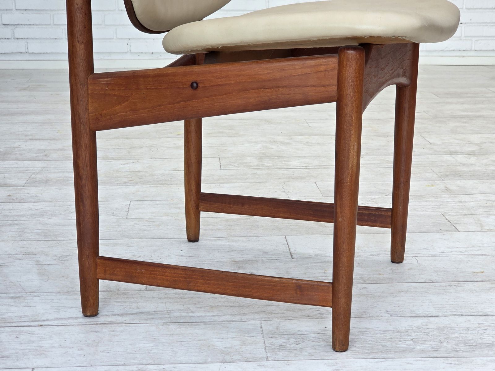 1960s, Danish Design By Arne Vodder, Set Of 3 Chairs, Teak Wood, Furniture Leather. photo vinterior