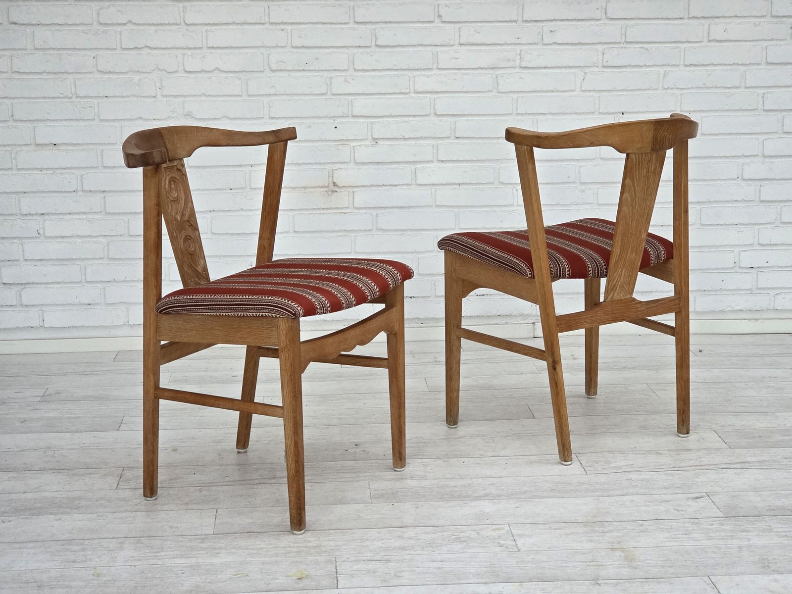 Ca. Jaren 1960, Paar Deense Eetkamerstoelen, Massief Eikenhout, Meubelwol. photo vintage