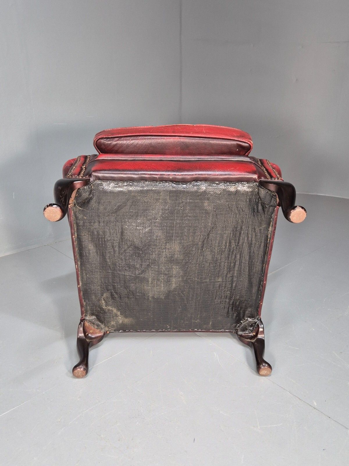 photo vinterior Vintage Queen Anne Red Leather Wing Back Winchester Brand 1990s  Eb9219 Vlea