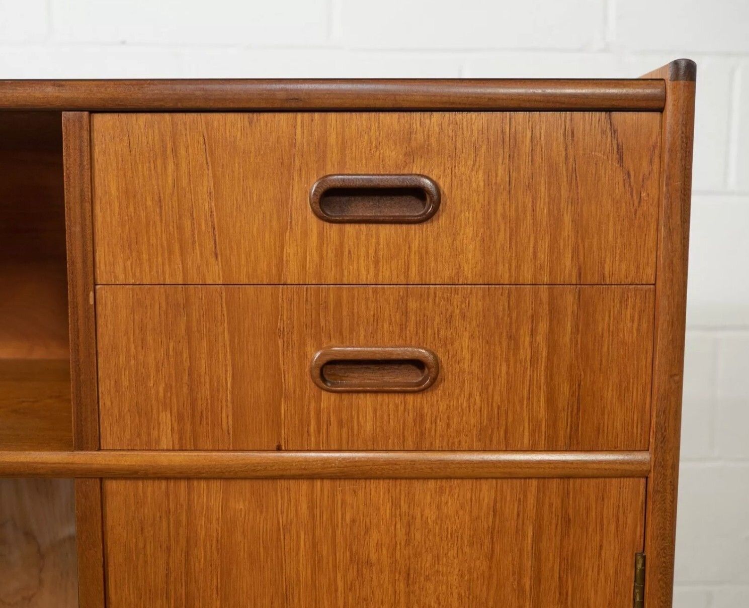 495.0 Vintage Mid Century Turnidge London Home Bar photo
