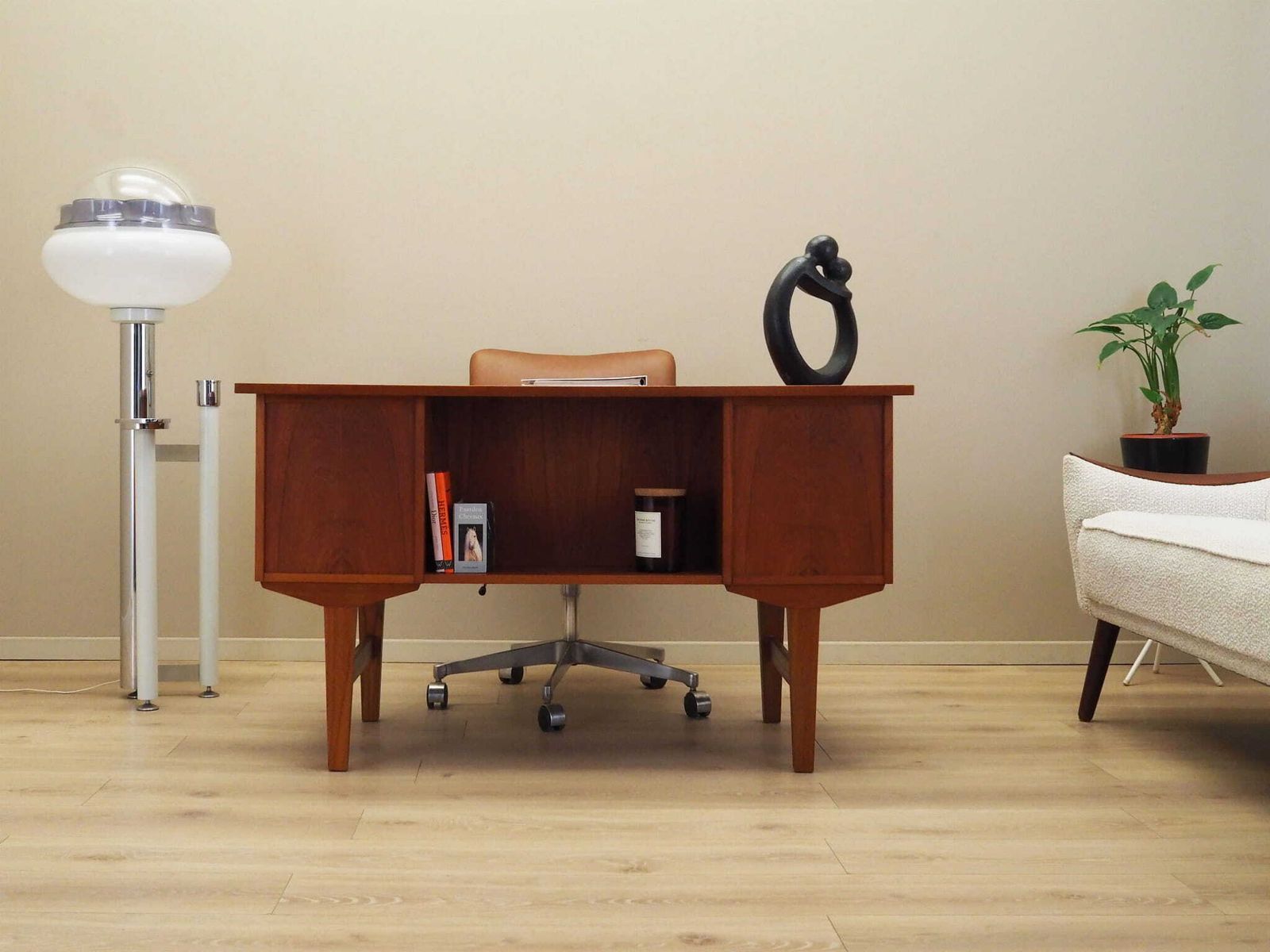 Floor Lamp With Ashtray, Space Age Design, 1960s, Production: Italy photo Lighting