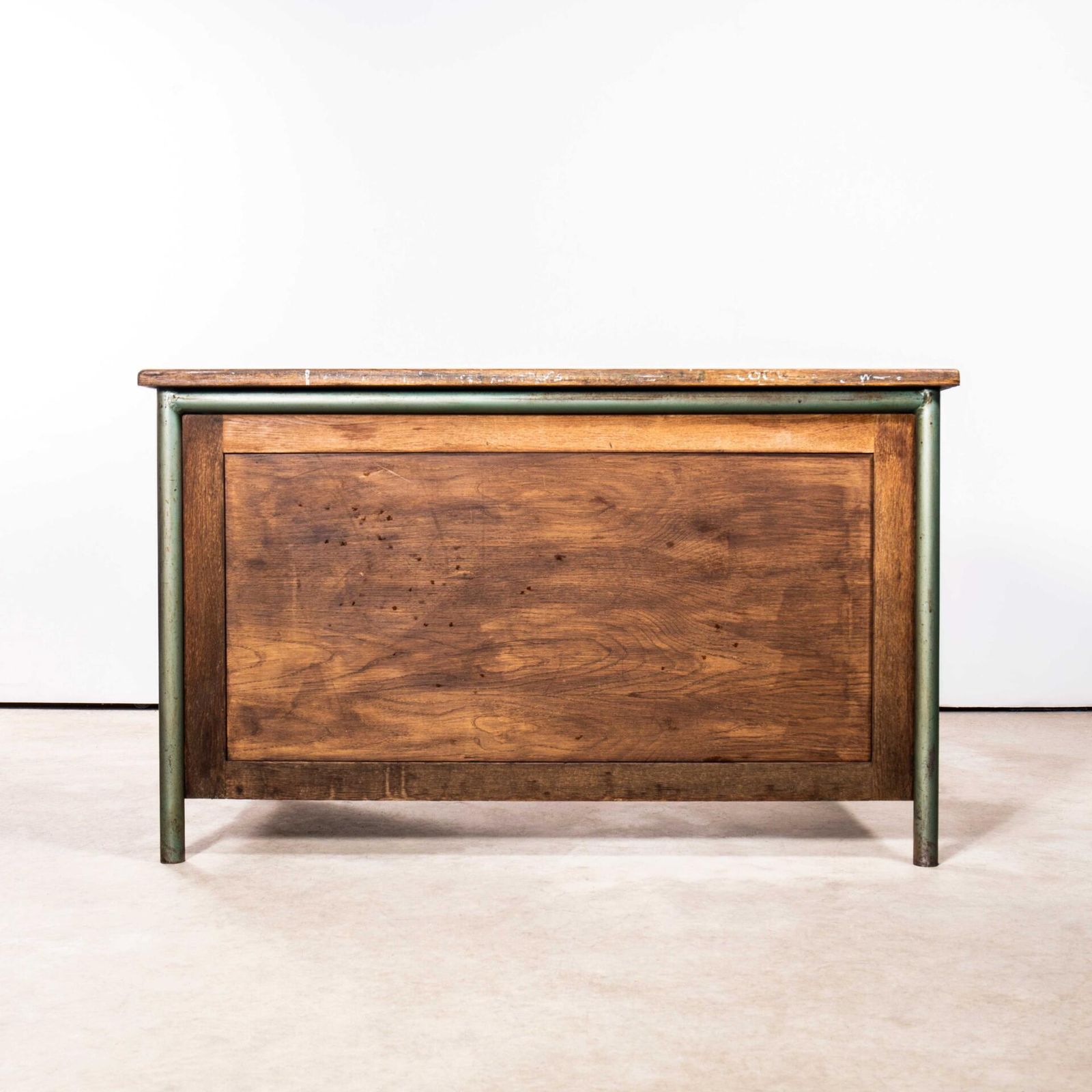 1950’s Compact Surveillant Desk – Atelier Jean Prouve photo vinterior