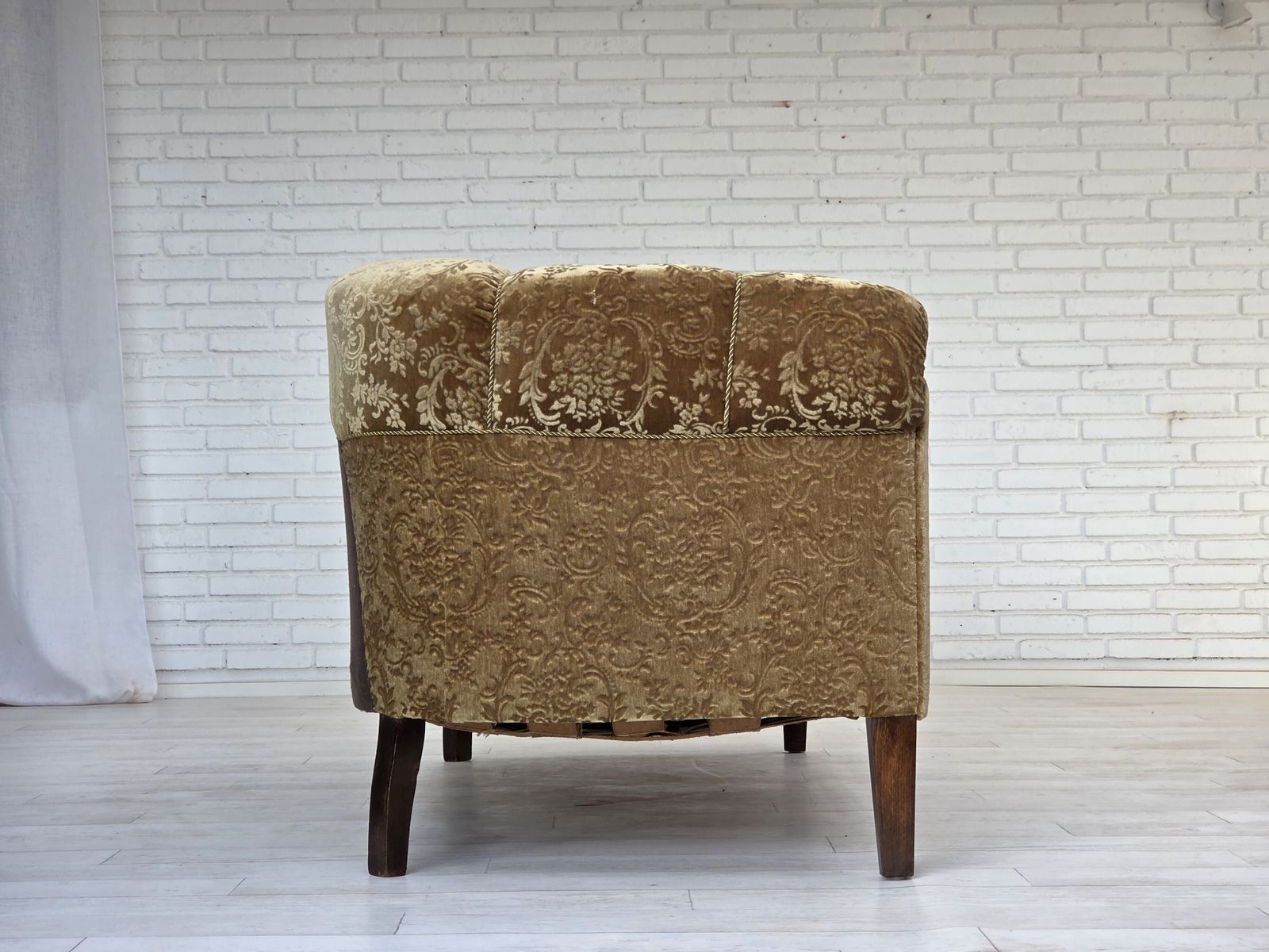 Ca. Jaren 1960, 3 Zitsbank Deens Design, Groen Meubelvelours, Essenhout Poten. photo buy