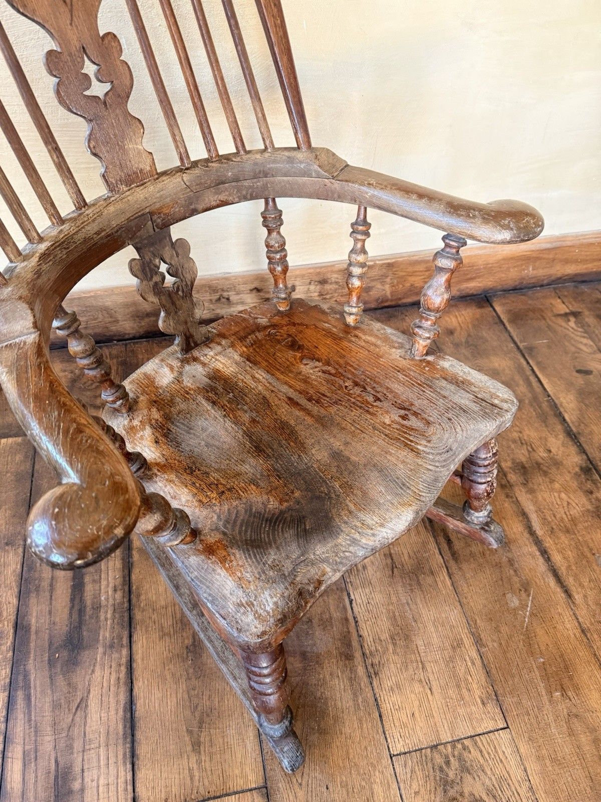 English Original Antique Rustic Farmhouse Rocking Bobbin Armchair Windsor Chair photo vinterior