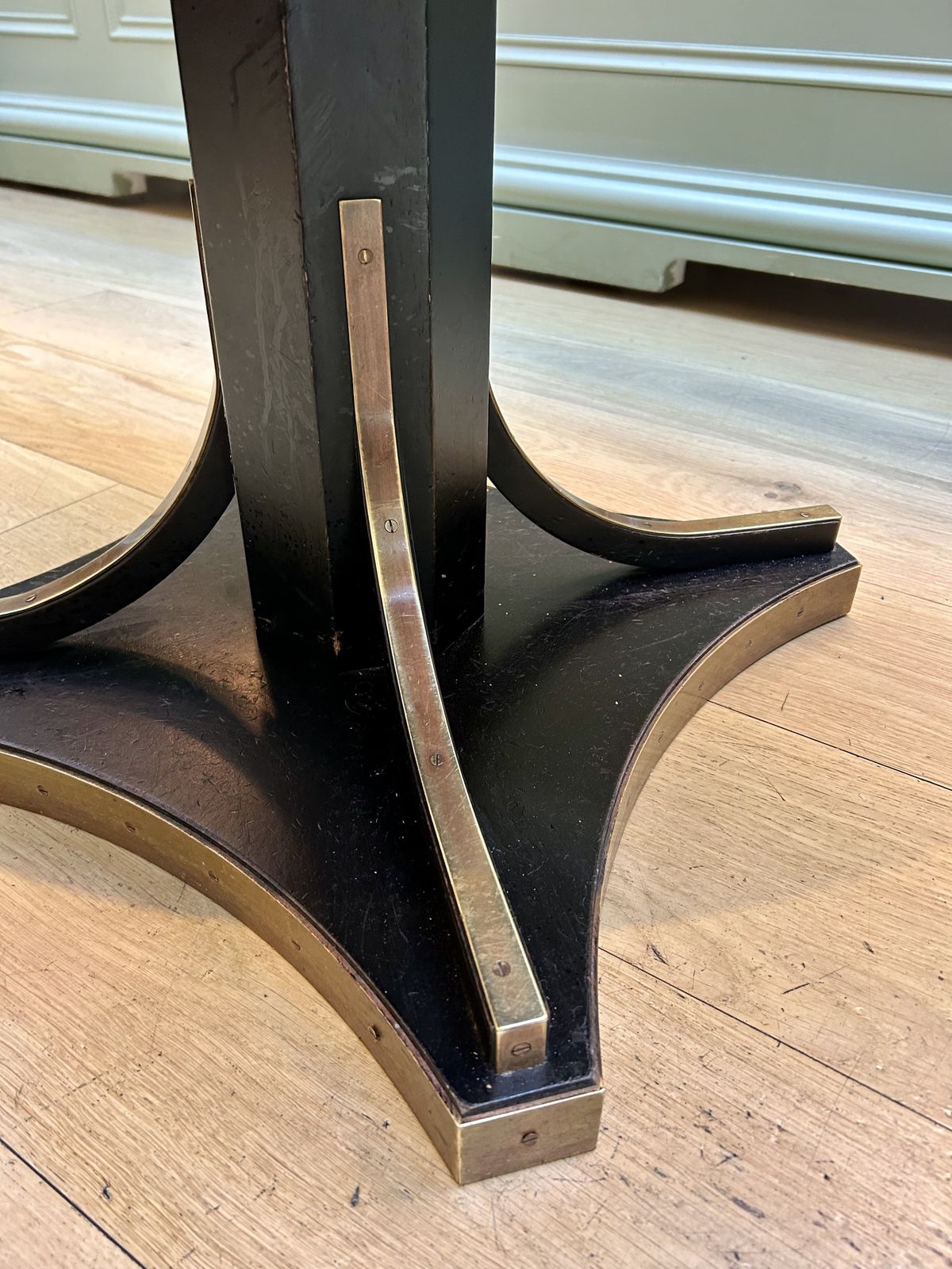photo buy Marble & Black Wood Dining Tables – Bespoke From A High End London Hotel – Cafe/Restaurant/Bar/Home/Furniture