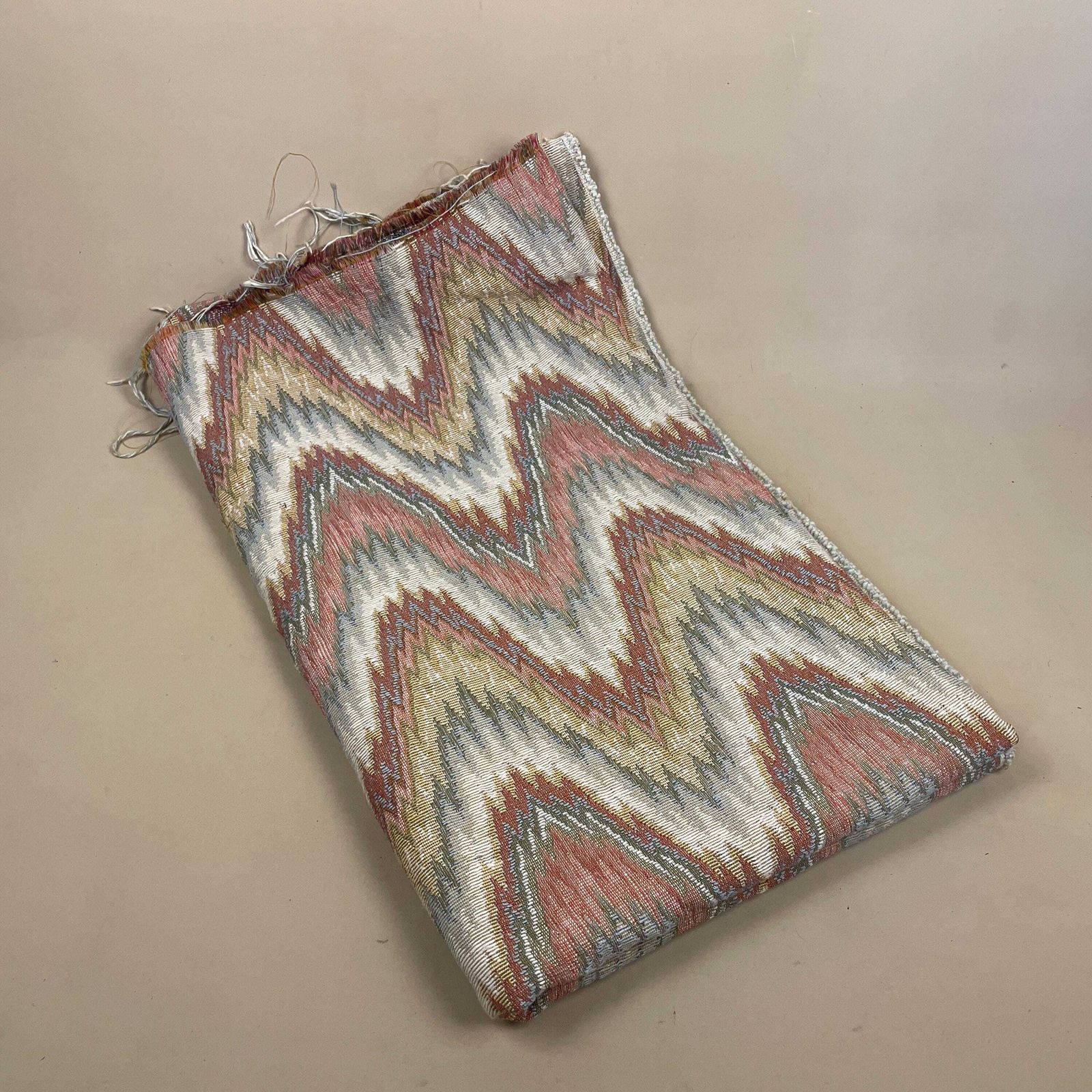 Vintage Woven Fabric 224x134cm Wavy Pattern Muted Colours Waves Tapestry 60's 70's Retro Pink Craft Traditional Cloth Weave Upholstery photo furniture