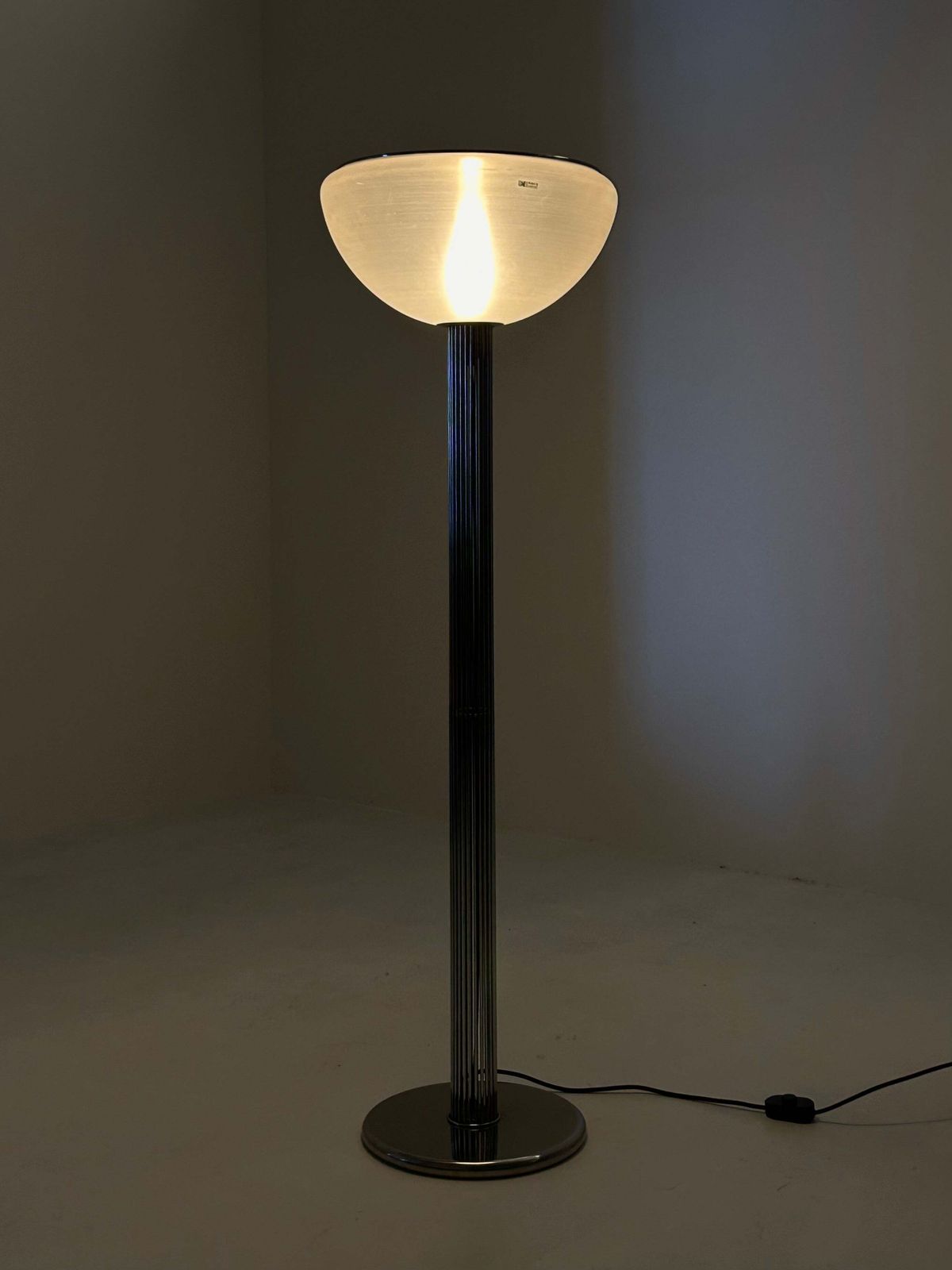 Moana Floor Lamp By Luigi Massoni For Harvey Guzzini photo buy