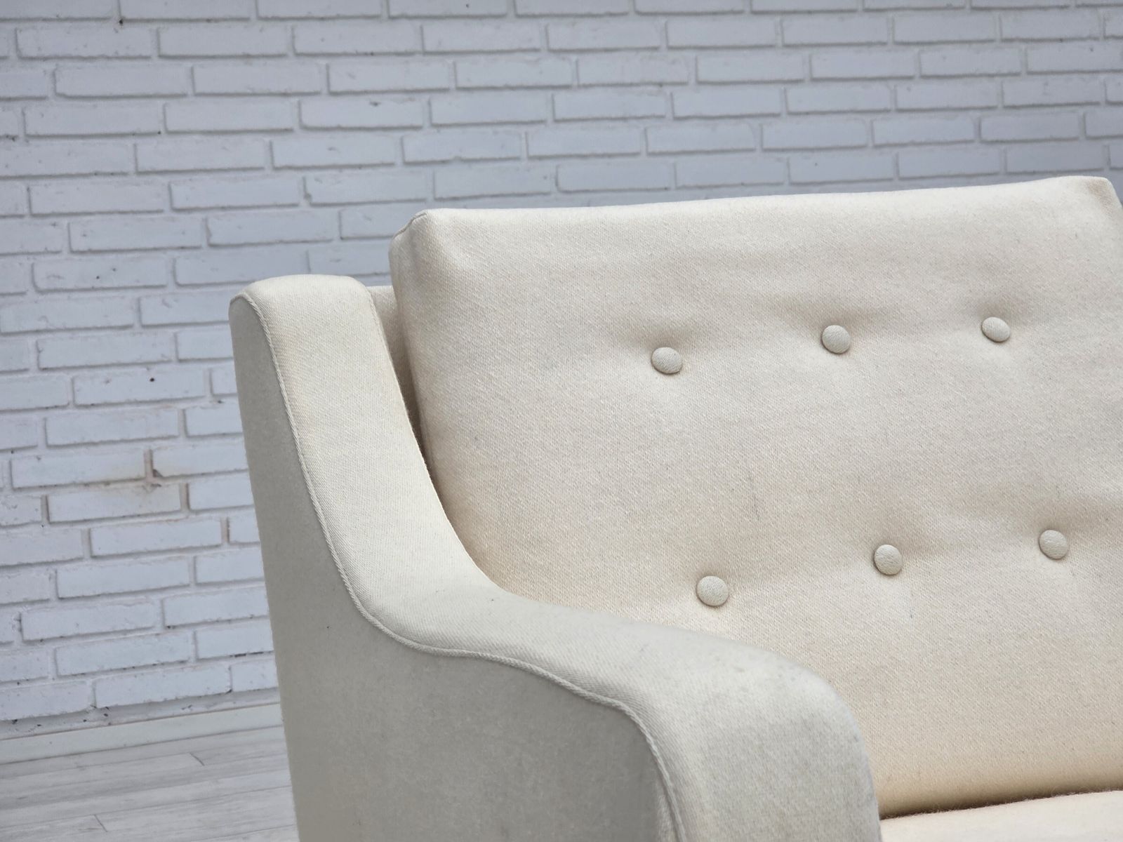Ca. Jaren 1970, Deense Fauteuil, Meubelwol, Teakhouten Poten. photo 920.0