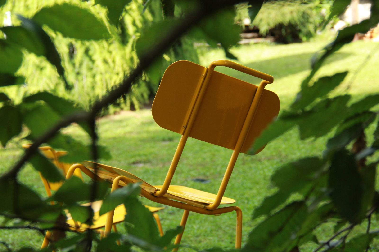 Gialla, Vintage Yellow Metal Chair, Italy, 1980s photo vinterior